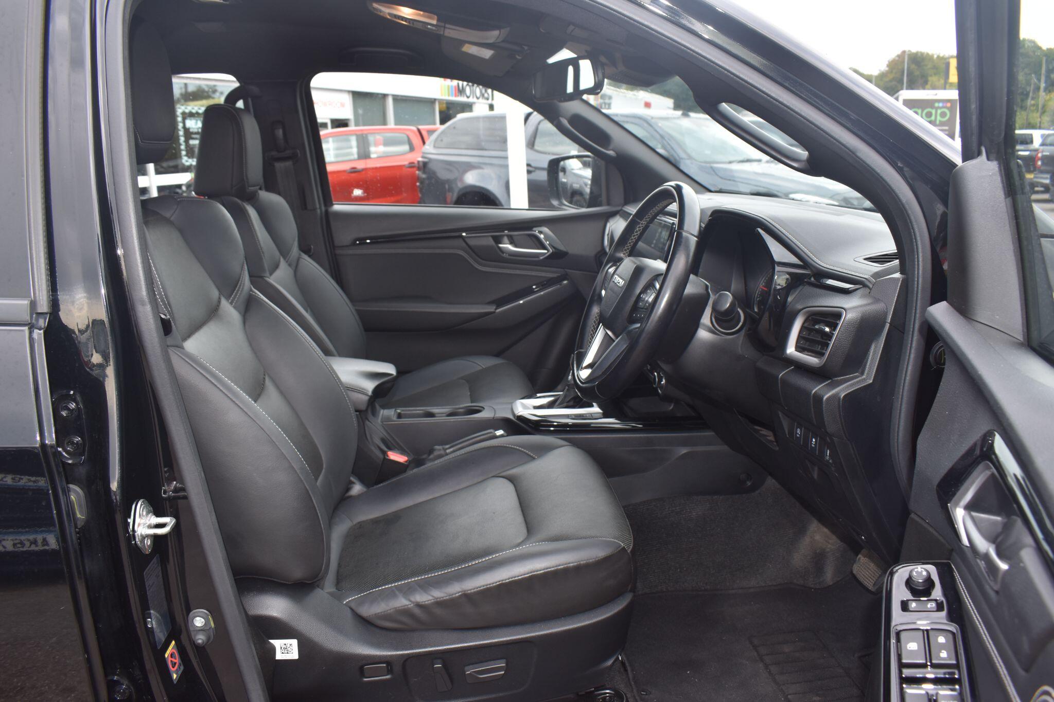D-Max - 1.9 TD V-Cross Auto 4WD Euro 6 (s/s) 4dr - Image 10