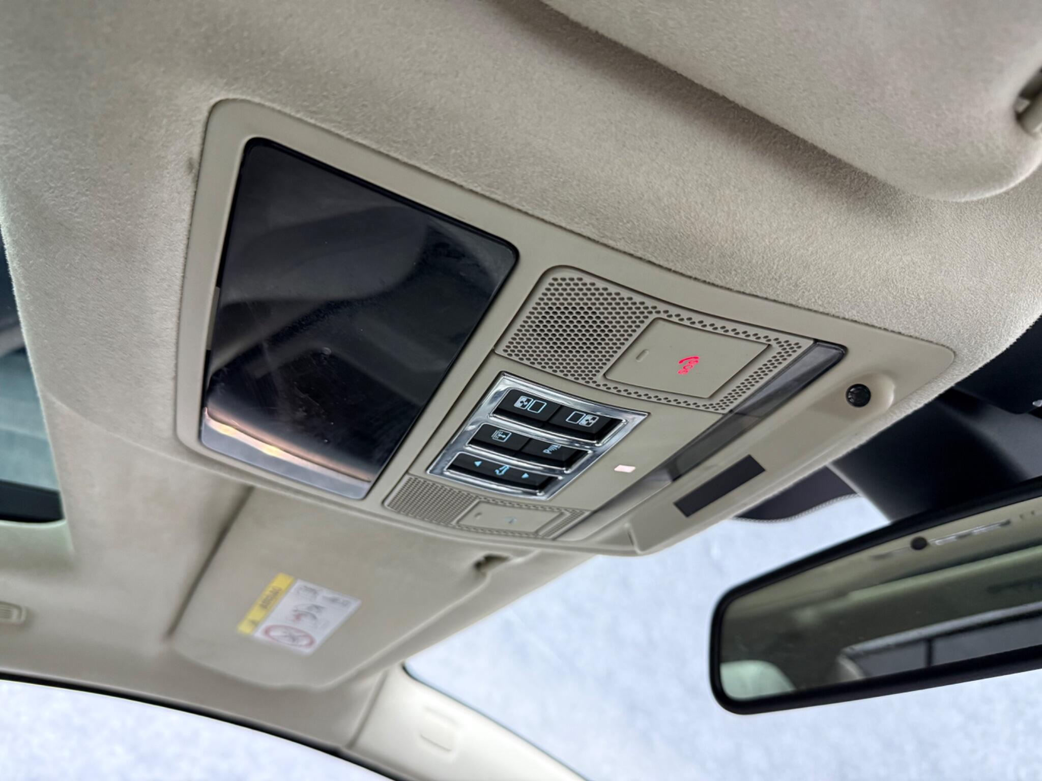 Jaguar XJ view 26