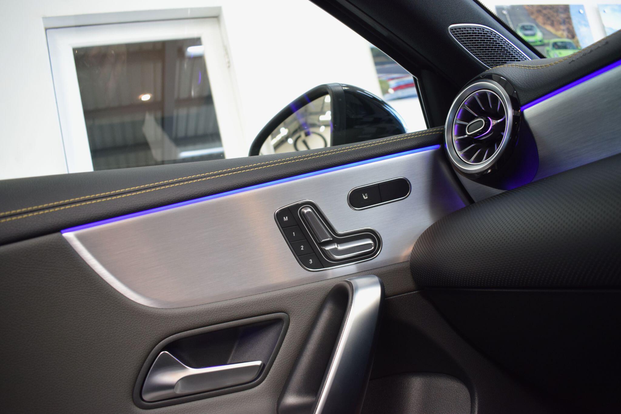 Mercedes-Benz A Class view 32