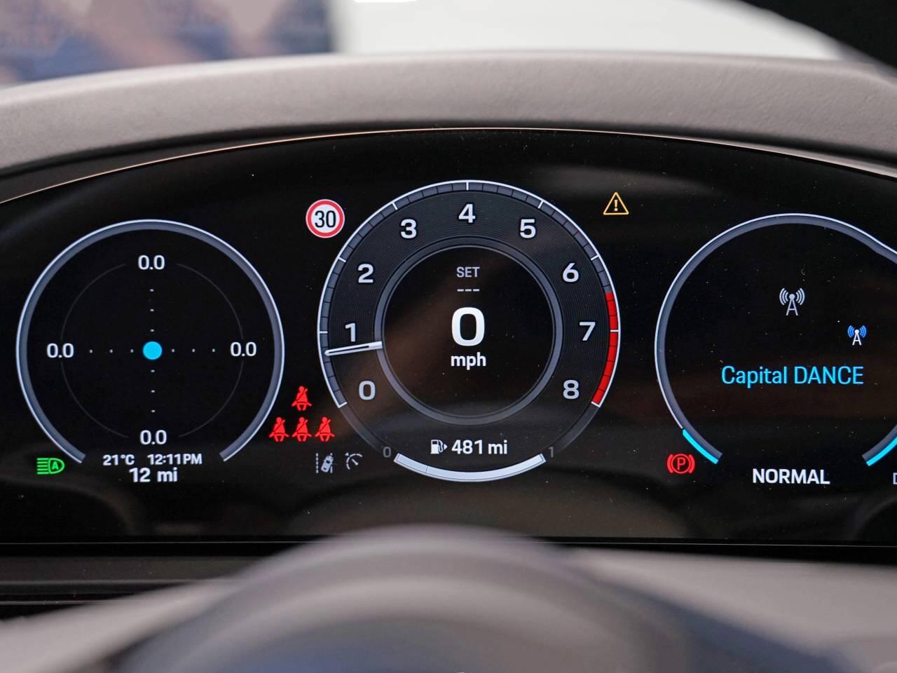Porsche Cayenne view 27