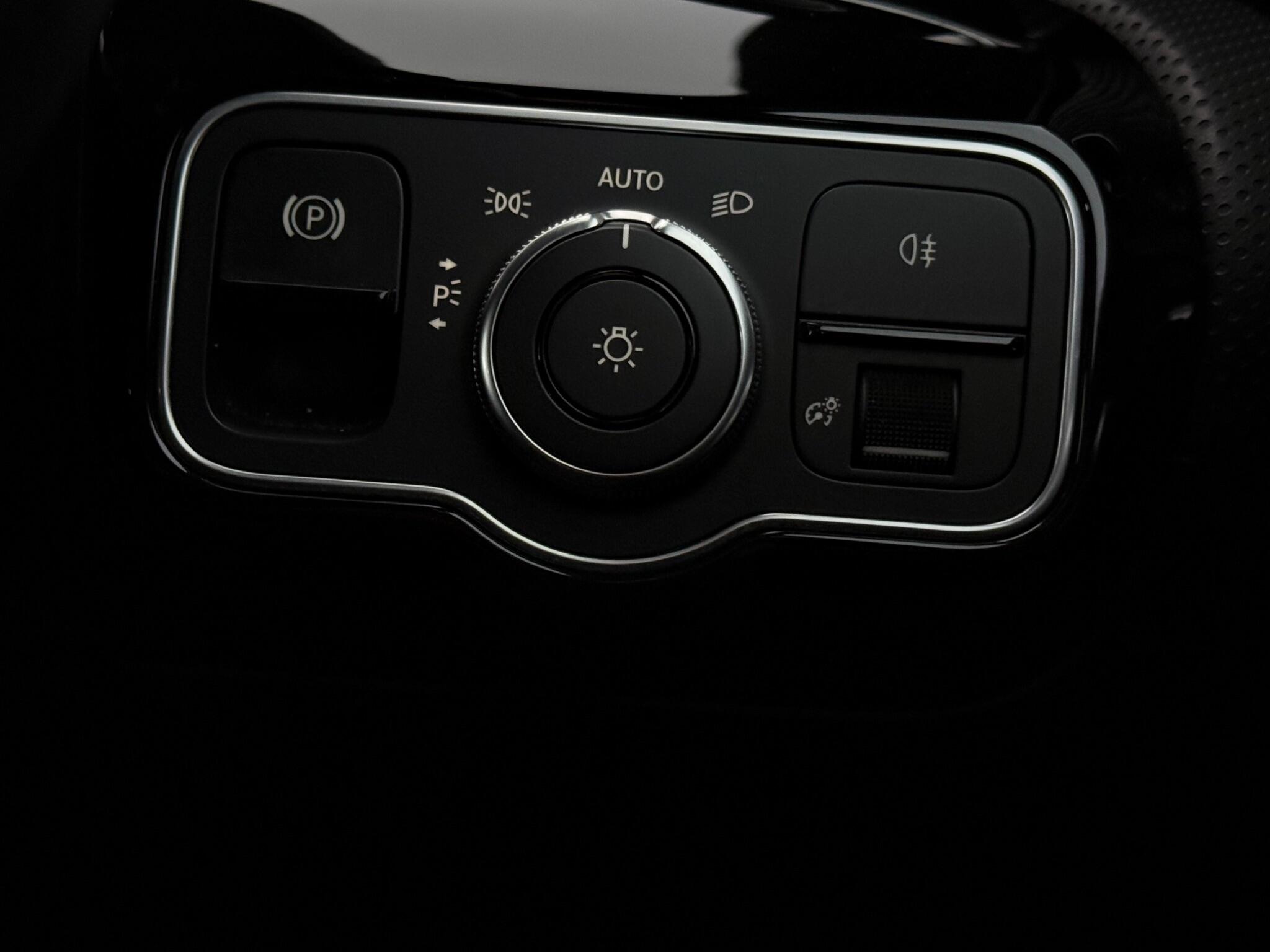 Mercedes-Benz A-Class view 25