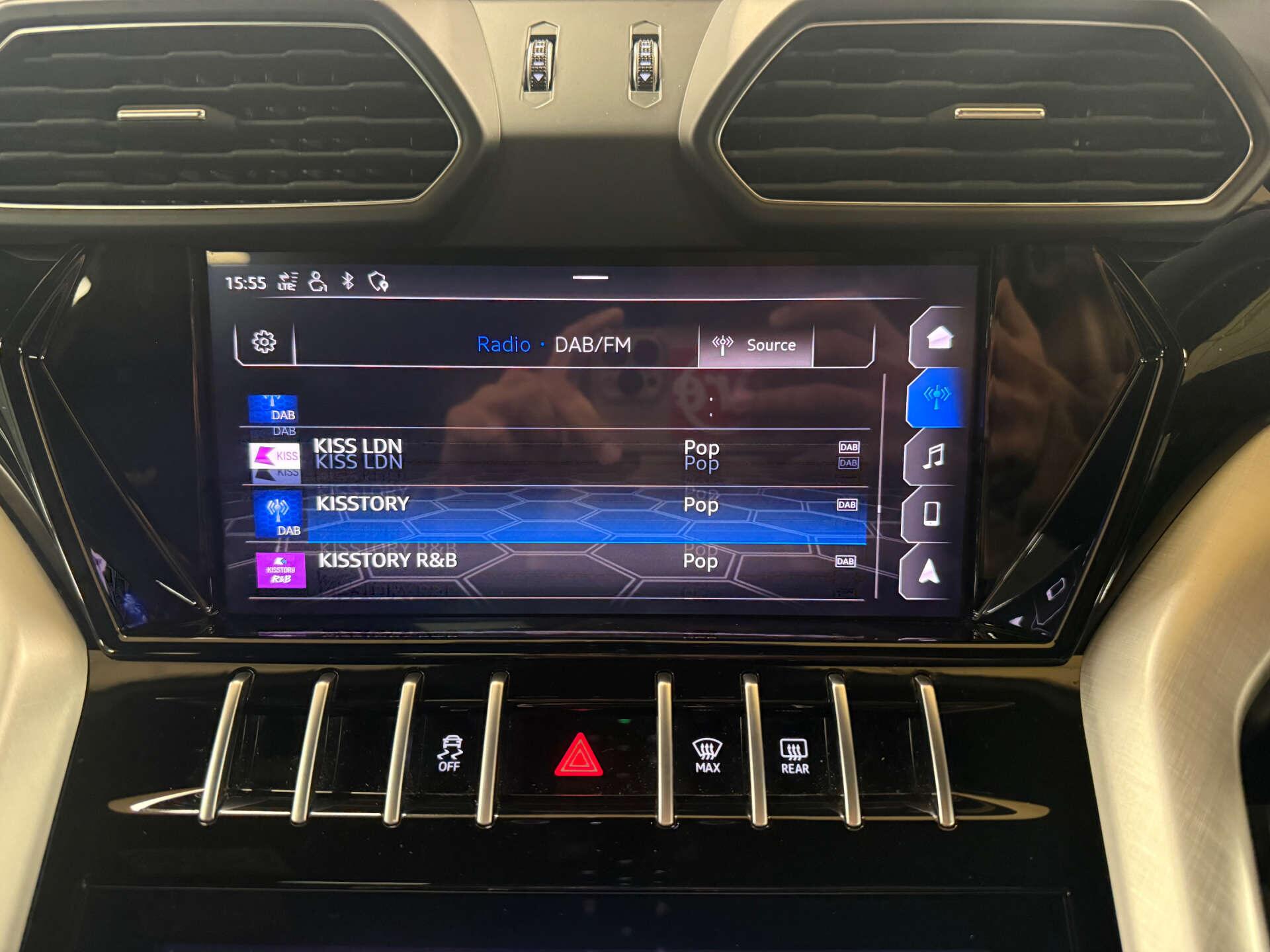 Lamborghini Urus view 28