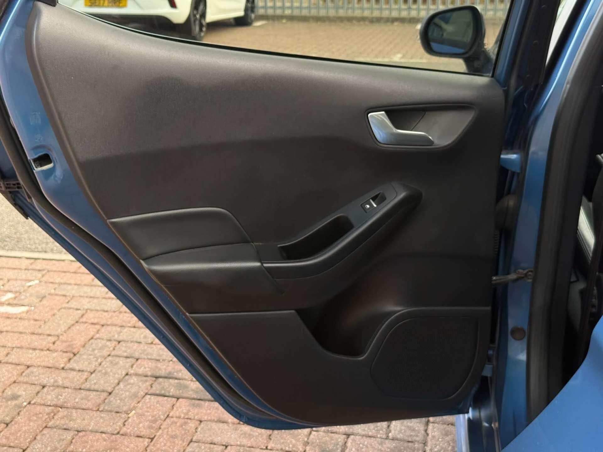 Ford Fiesta view 32