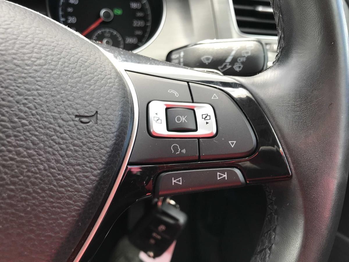 Volkswagen Golf view 17