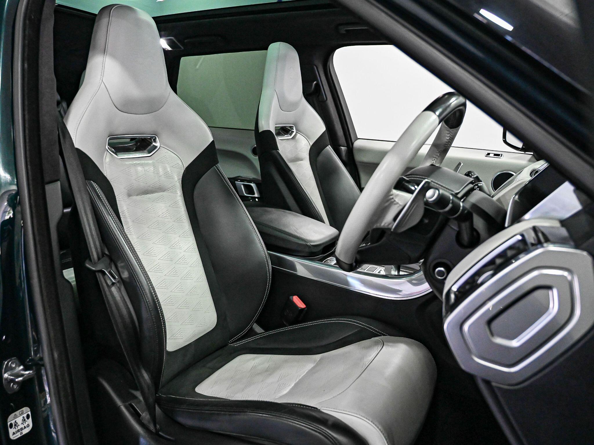 Land Rover Range Rover Sport view 3