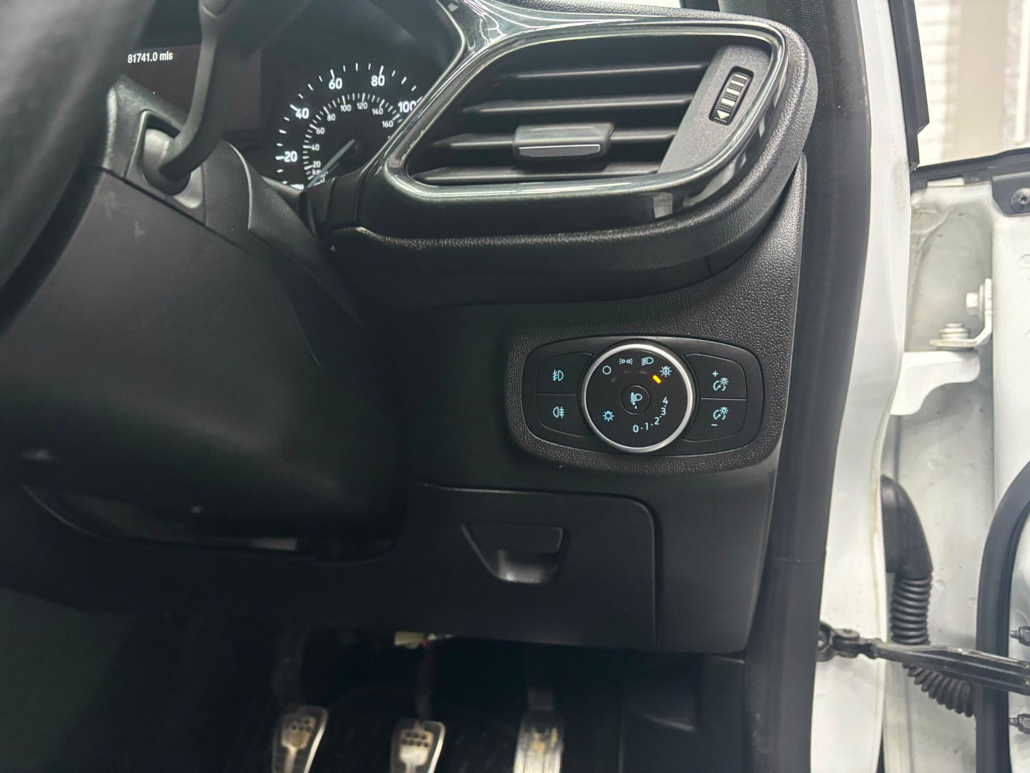Ford Fiesta view 14