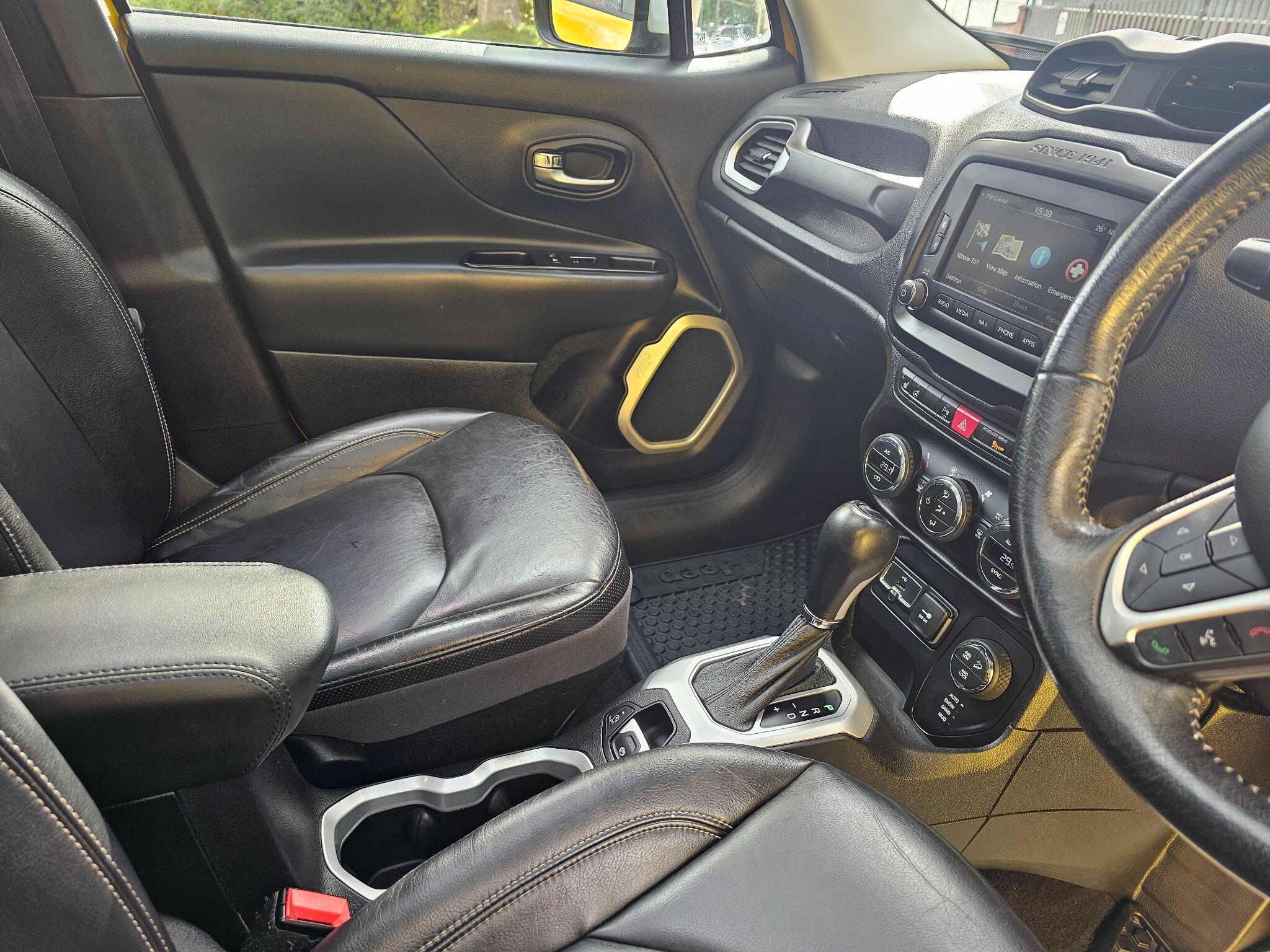 Jeep Renegade view 27