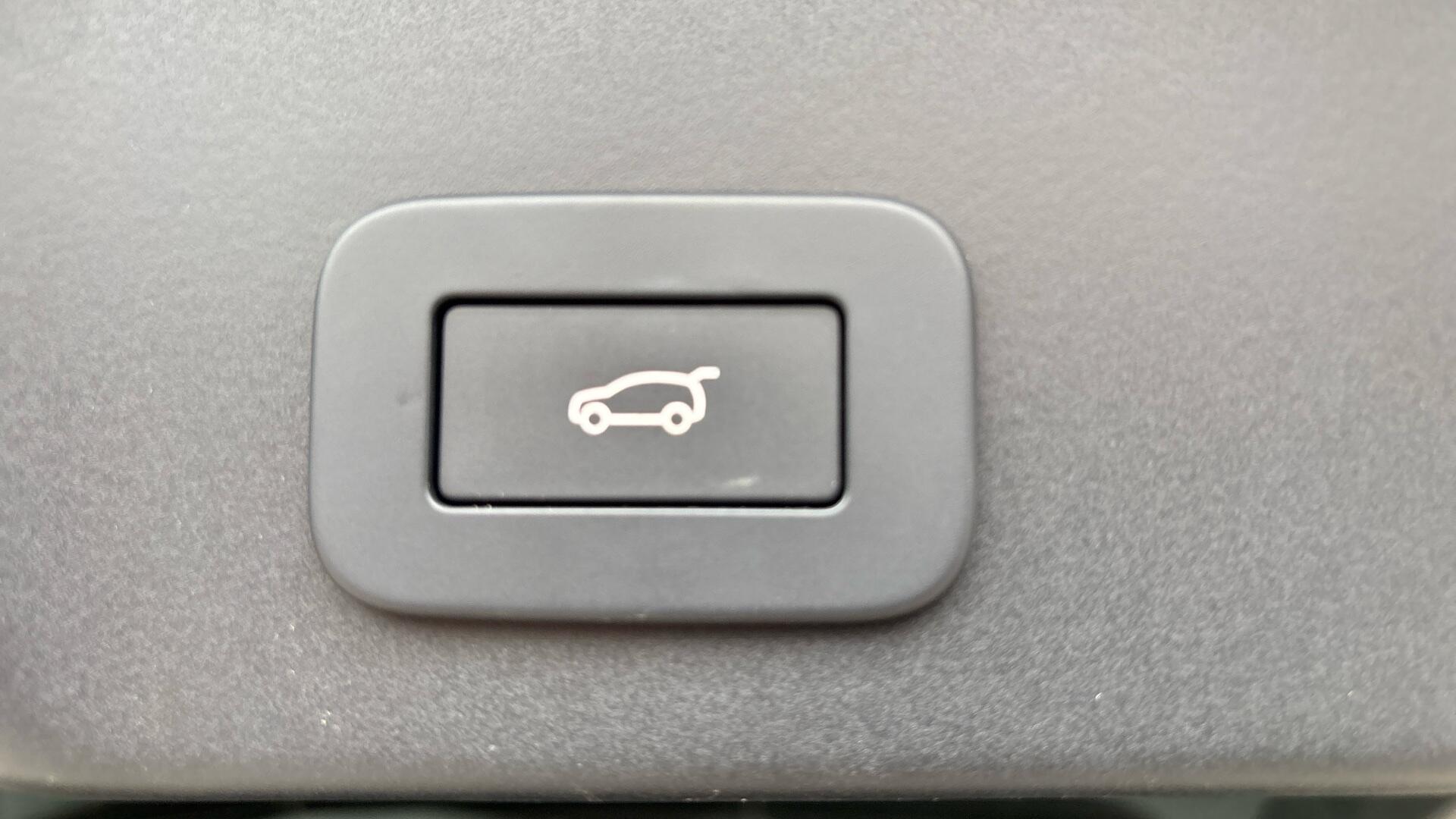 Land Rover Range Rover Evoque view 31