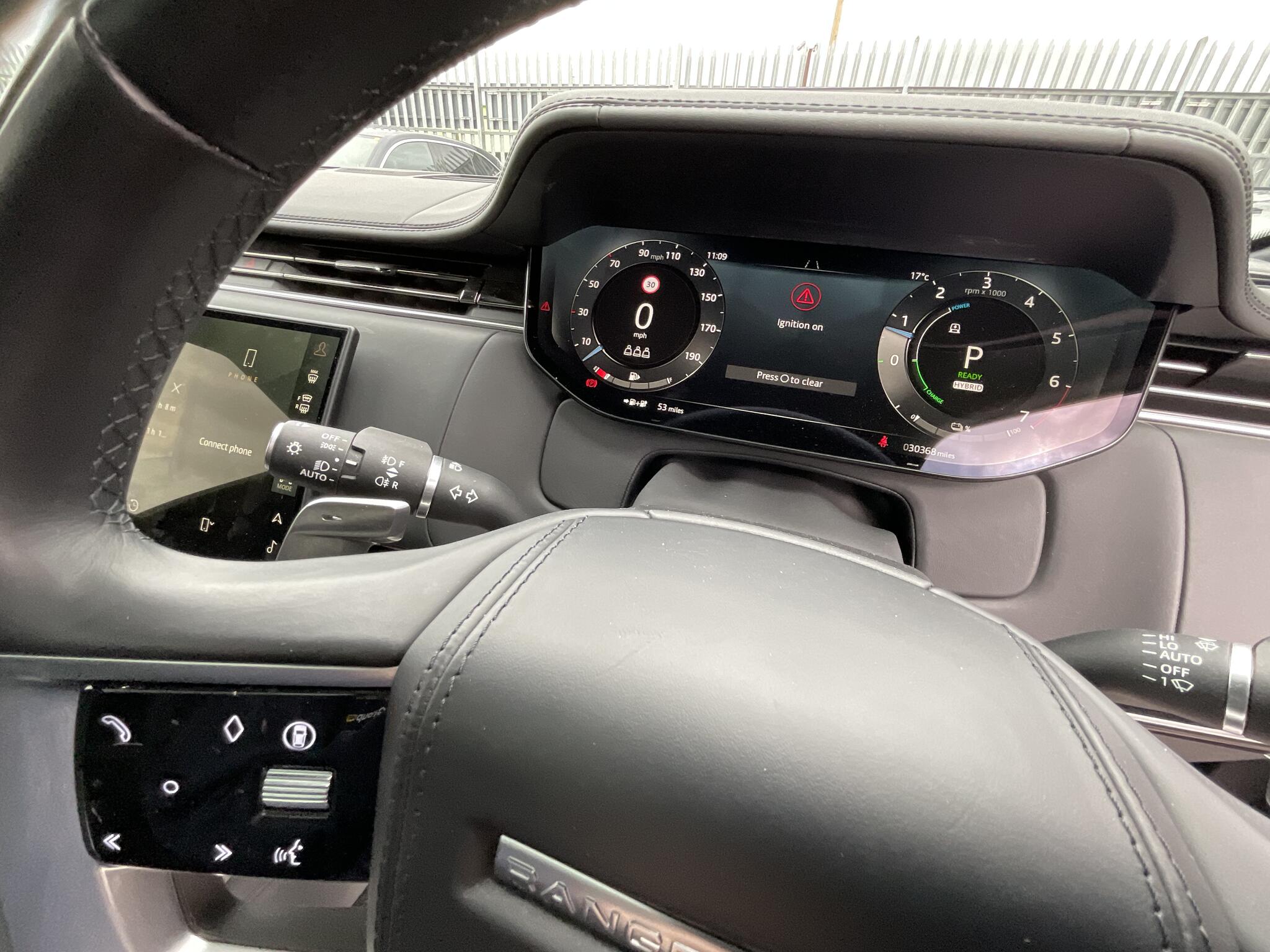 Land Rover Range Rover view 25