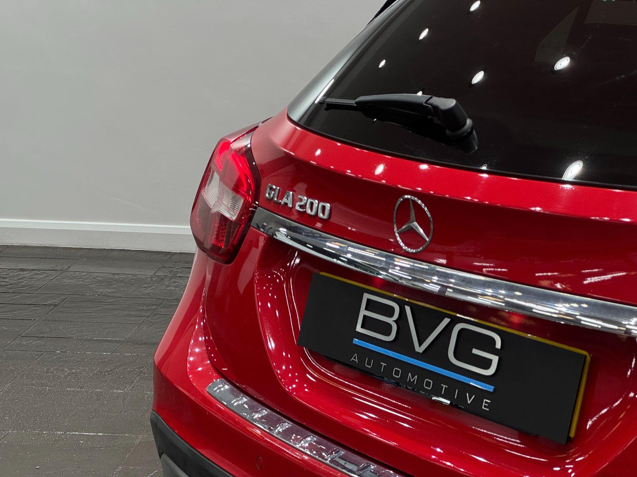 Mercedes-Benz GLA view 23
