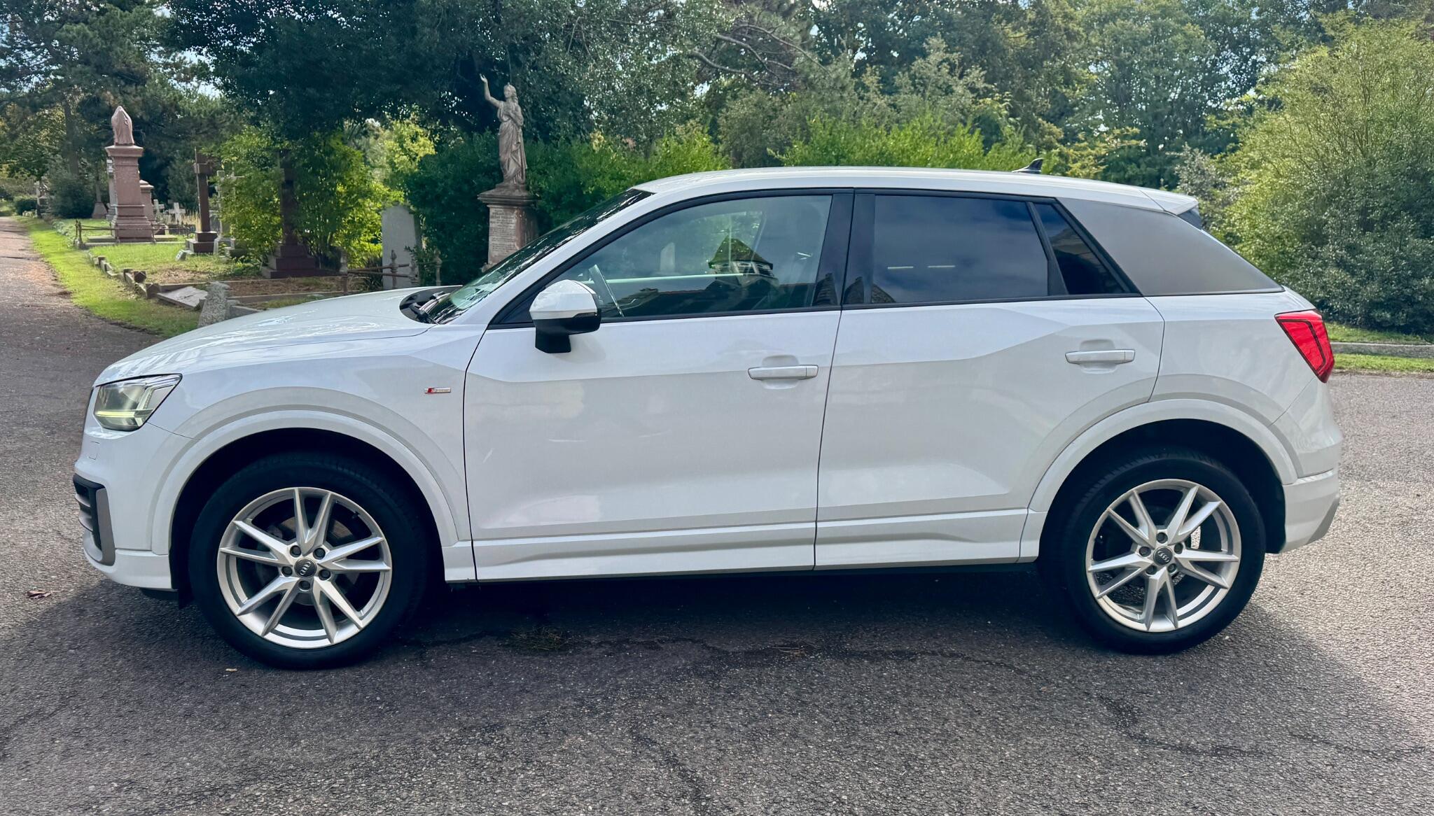 Audi Q2 view 15