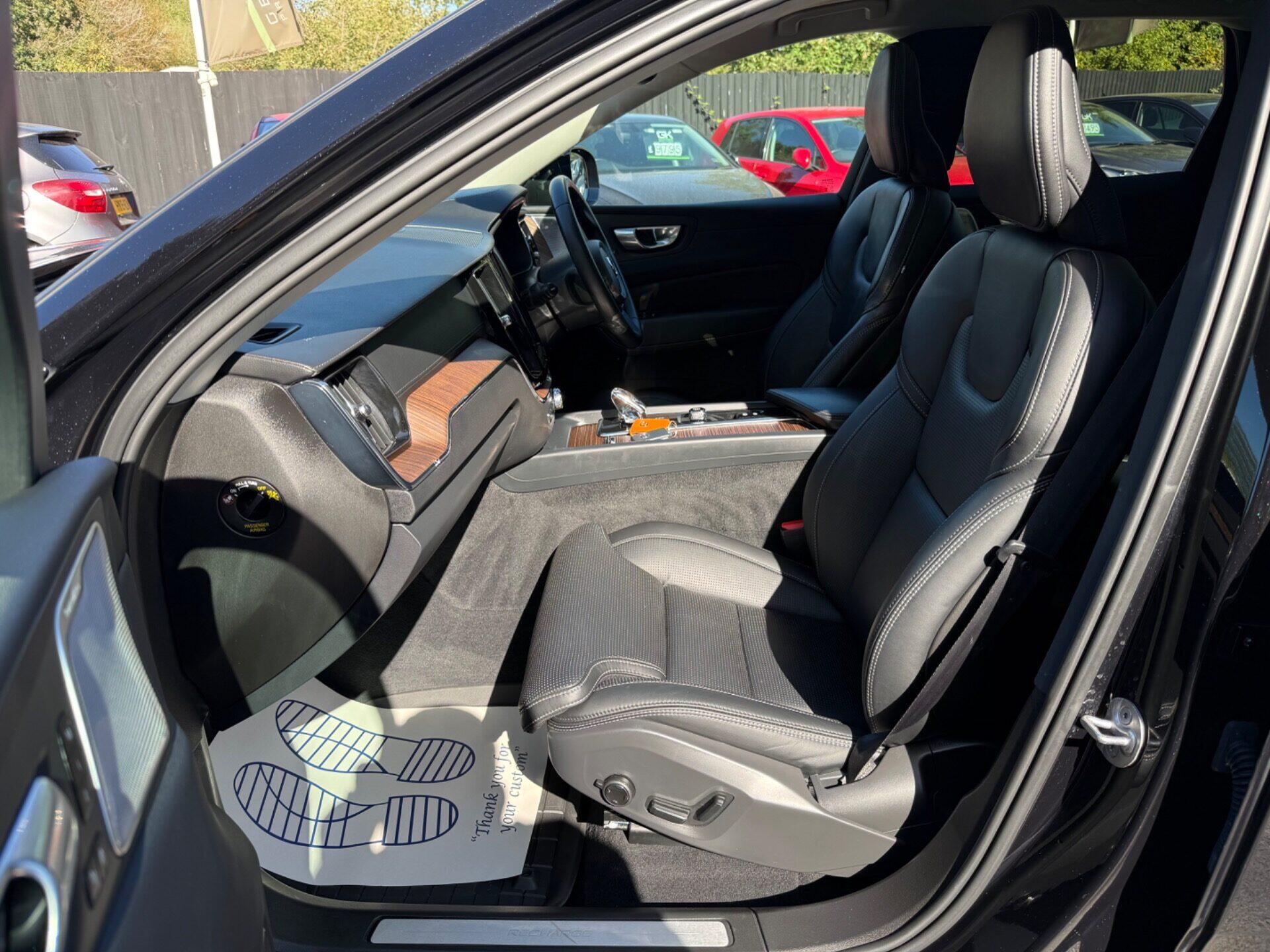 Volvo XC60 view 3