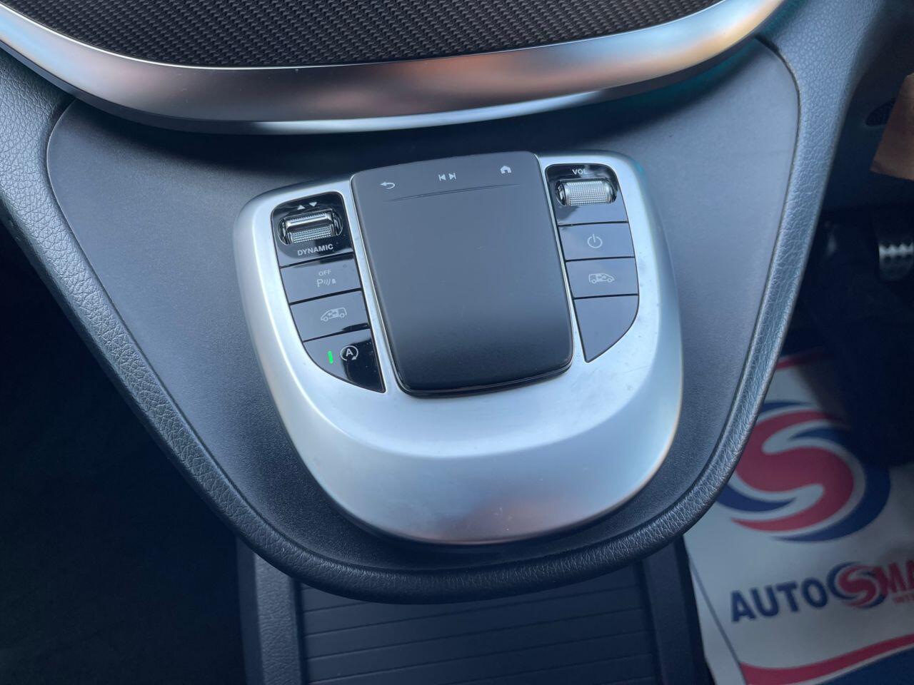 Mercedes-Benz V Class view 17