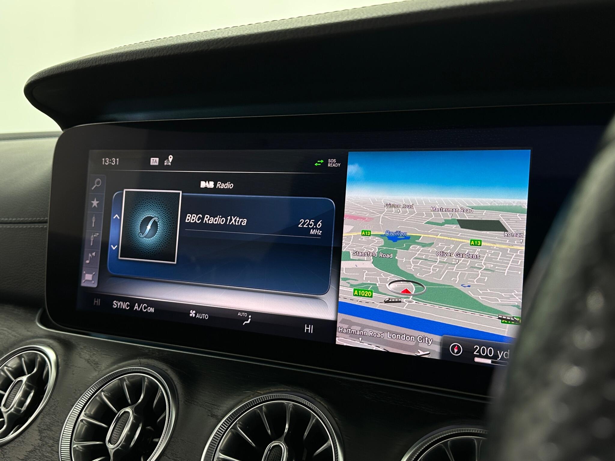 Mercedes-Benz E-Class view 28