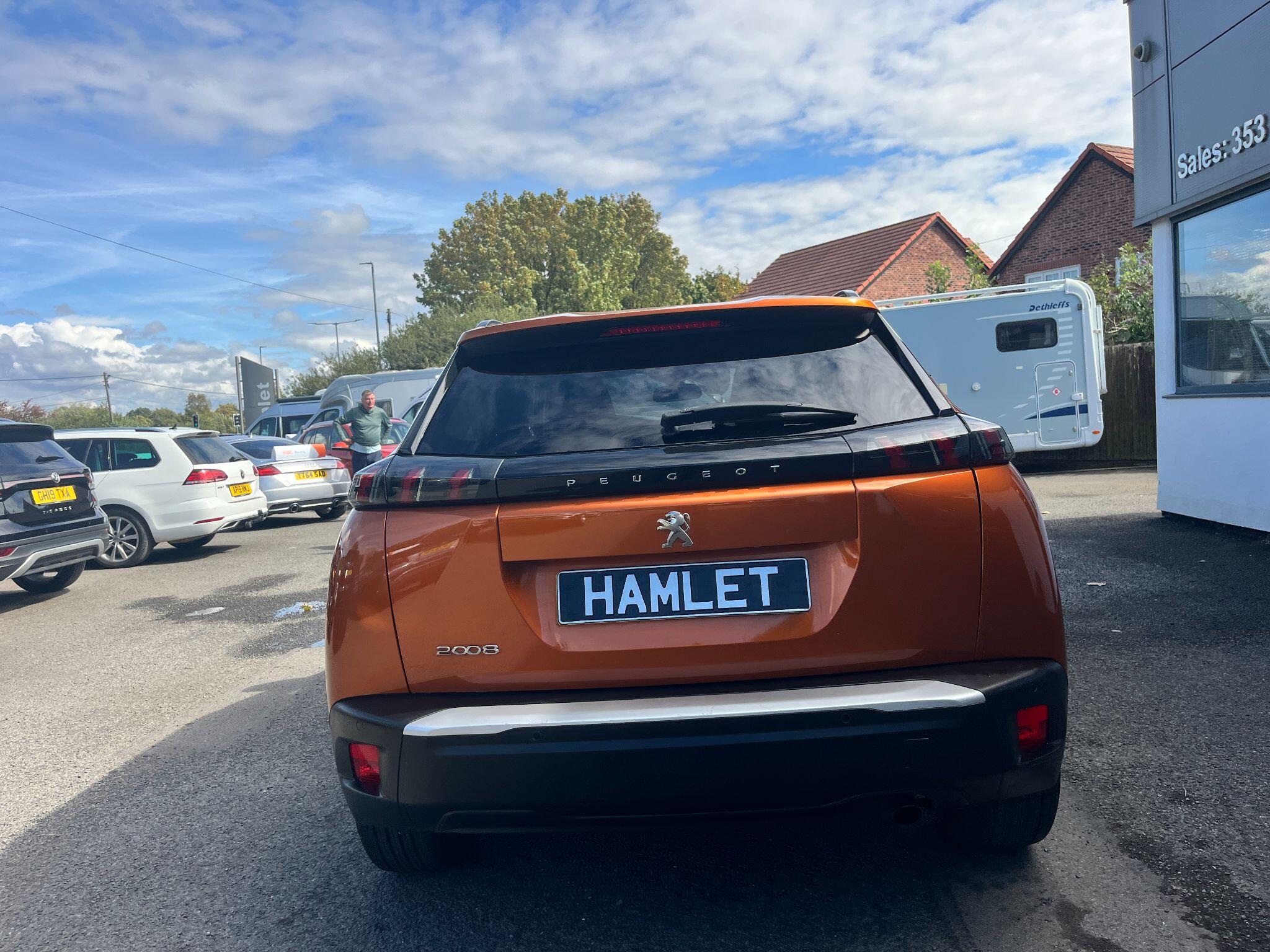 Peugeot 2008 view 4