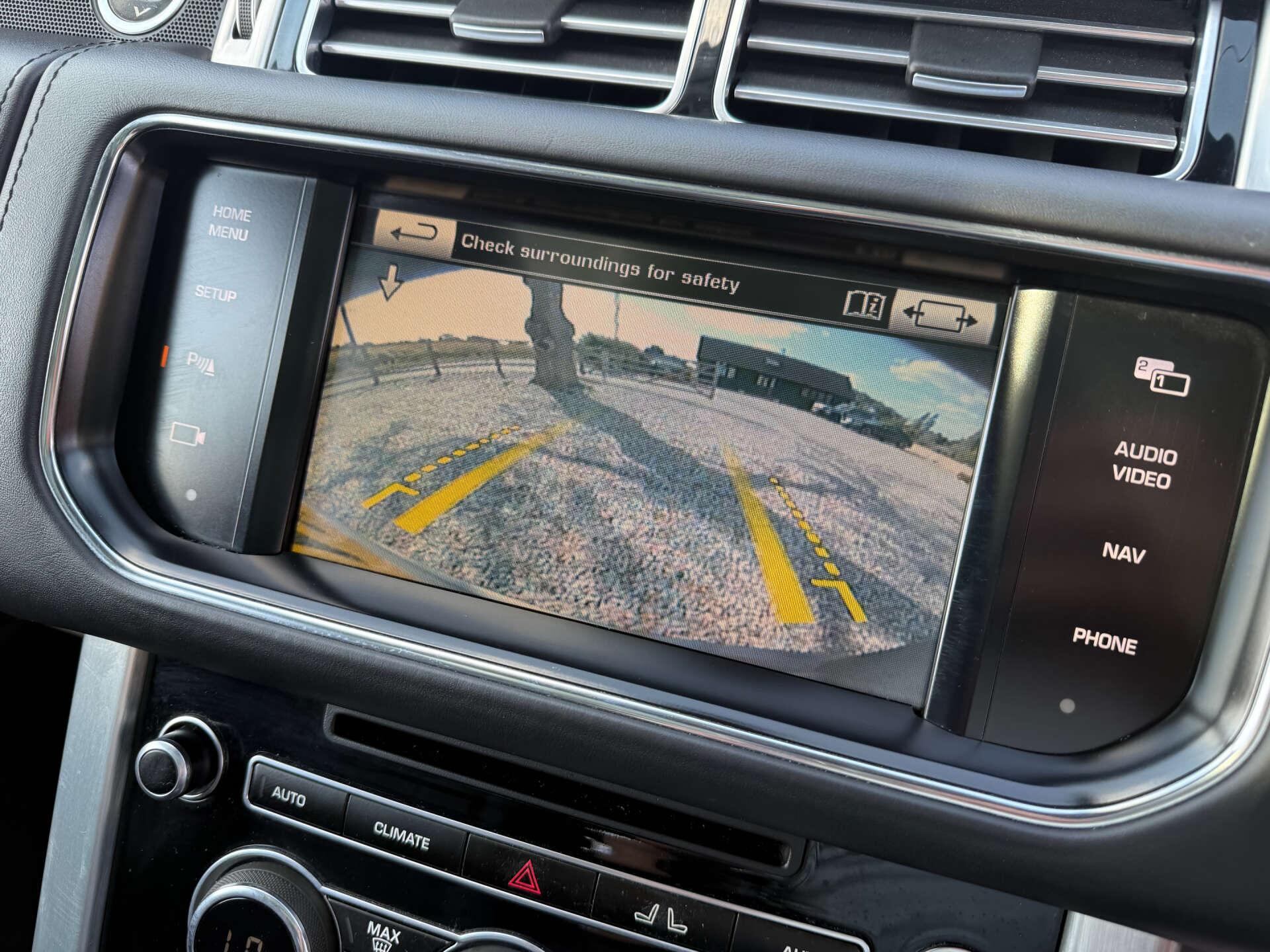 Land Rover Range Rover view 26