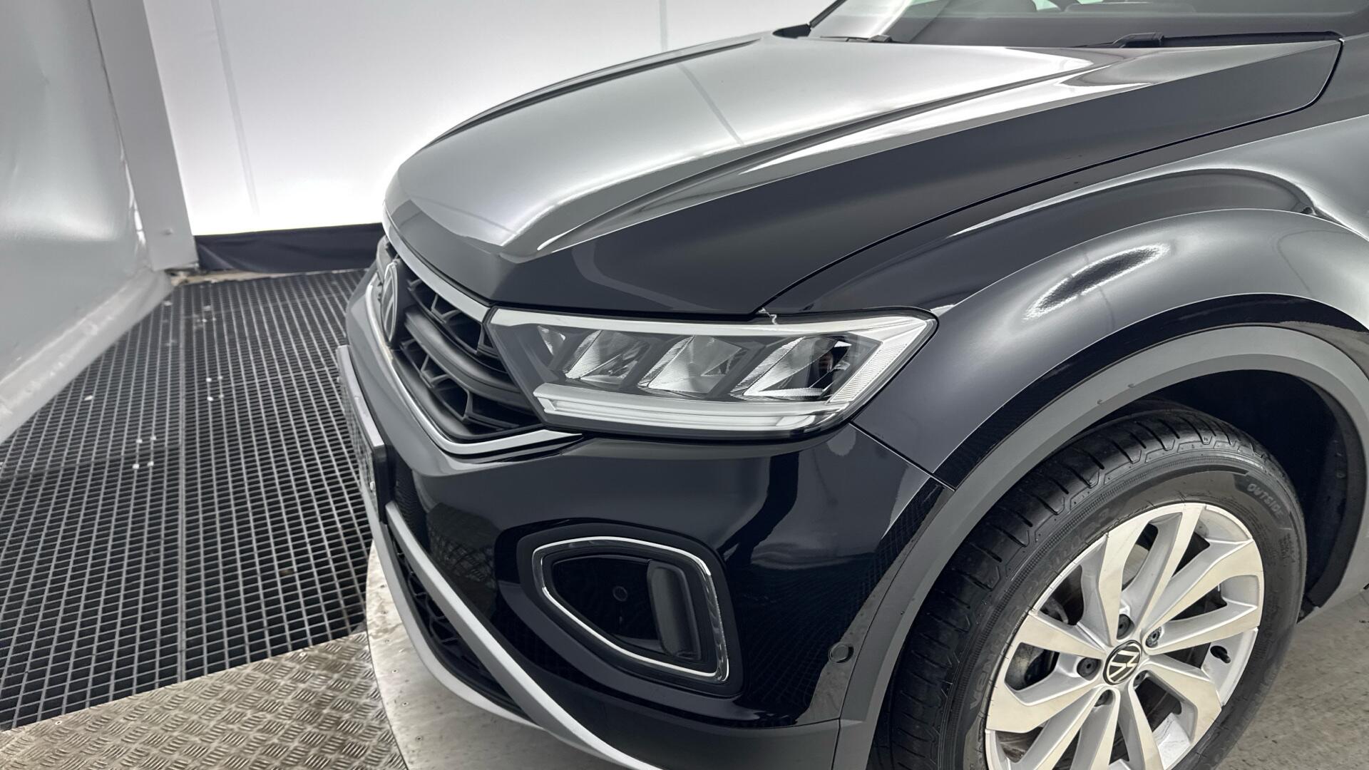 Volkswagen T-Roc view 24