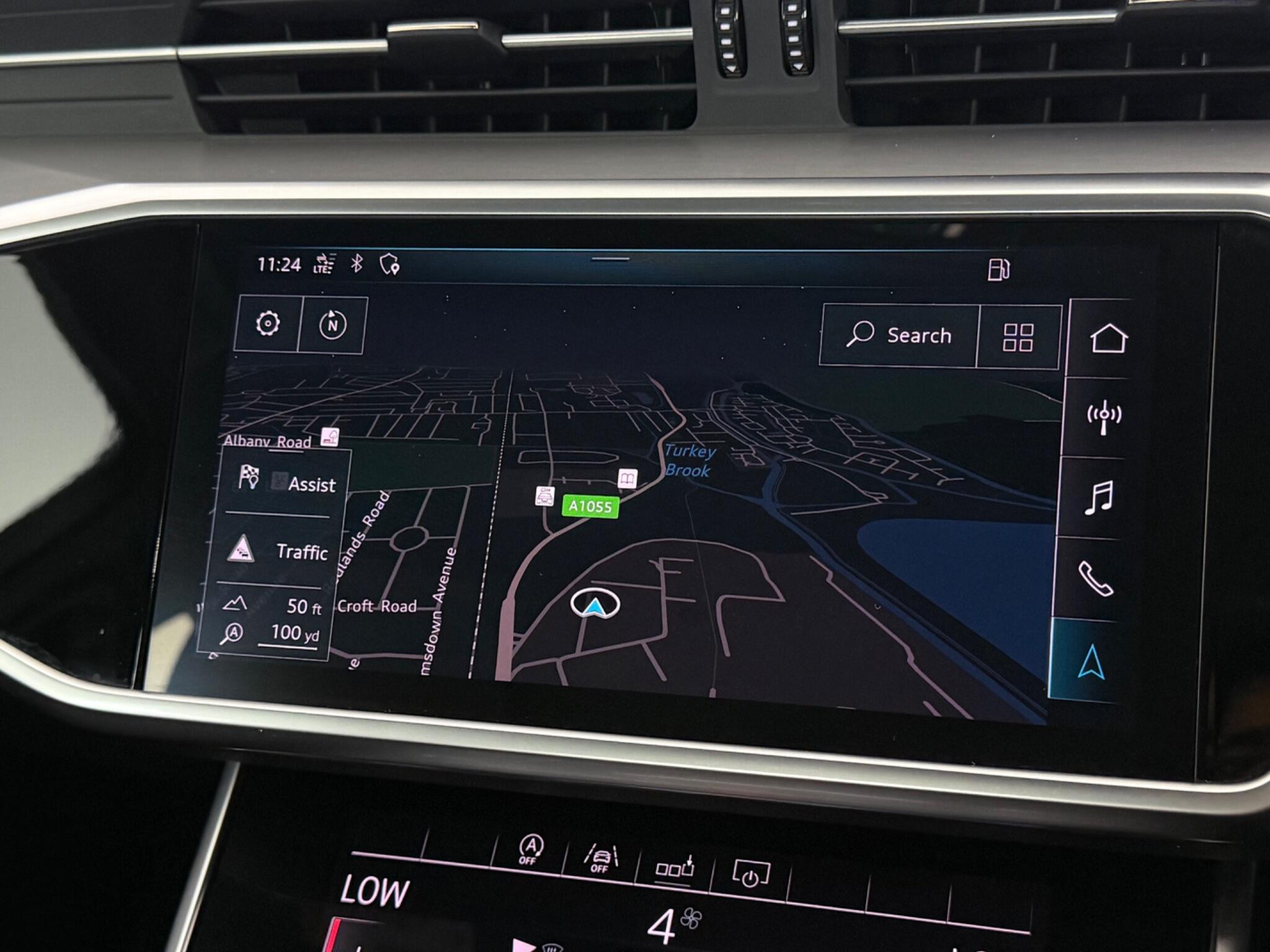 Audi A6 view 26