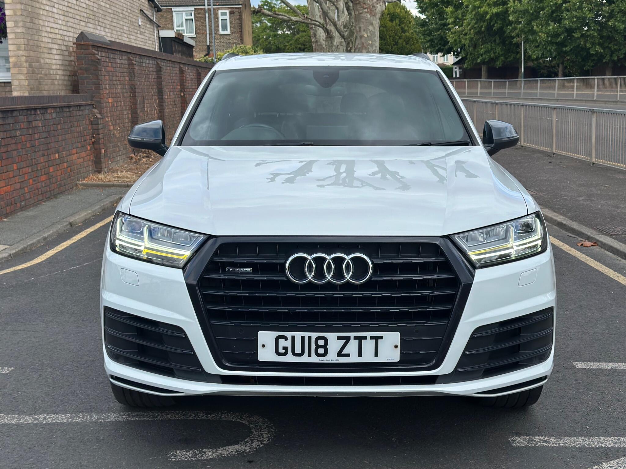 Audi Q7 view 2