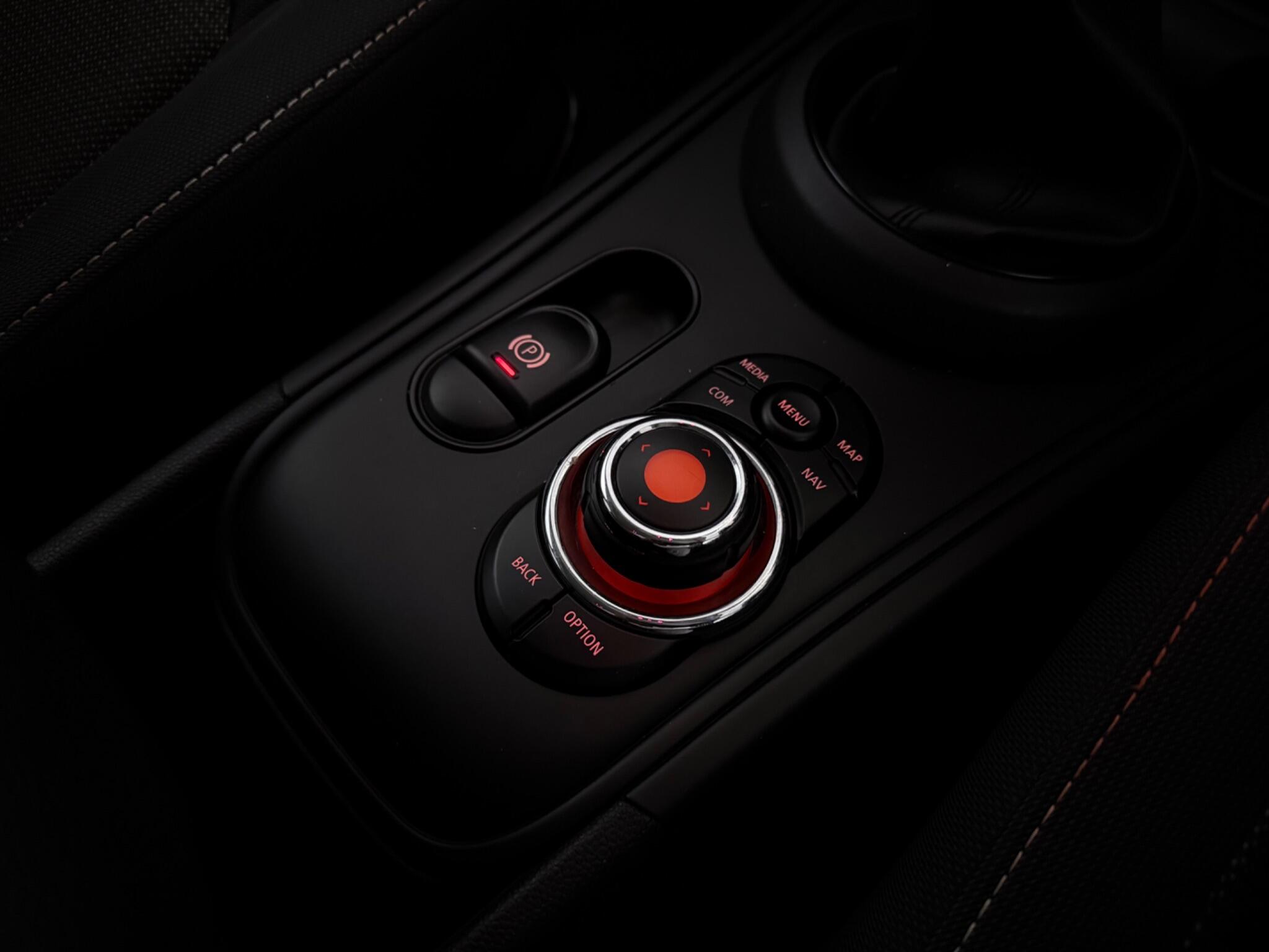 Mini Countryman view 24