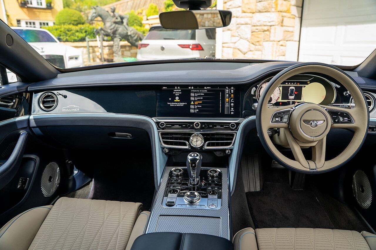 Bentley Flying Spur view 51