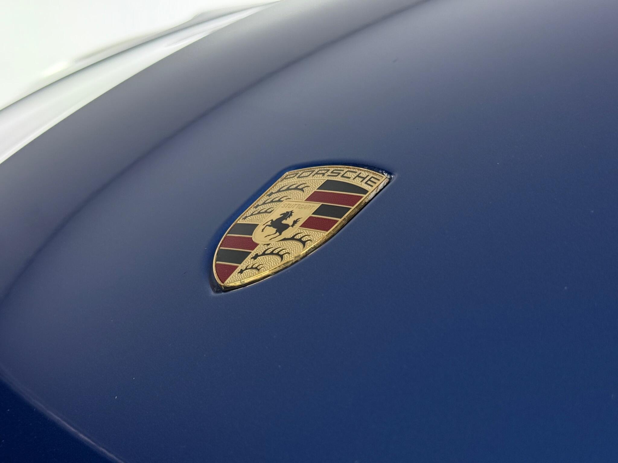 Porsche Macan view 16