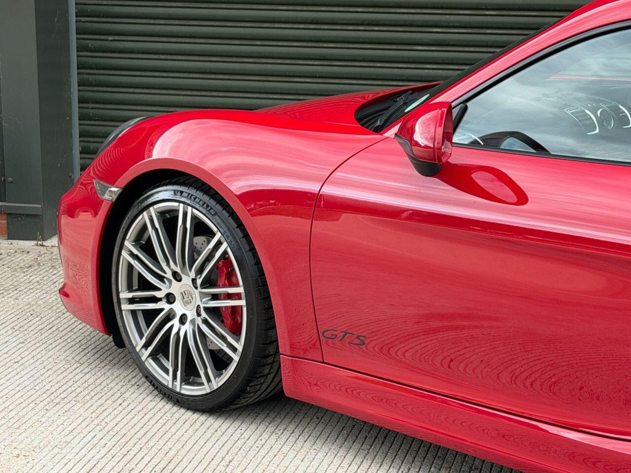 Porsche Cayman view 28