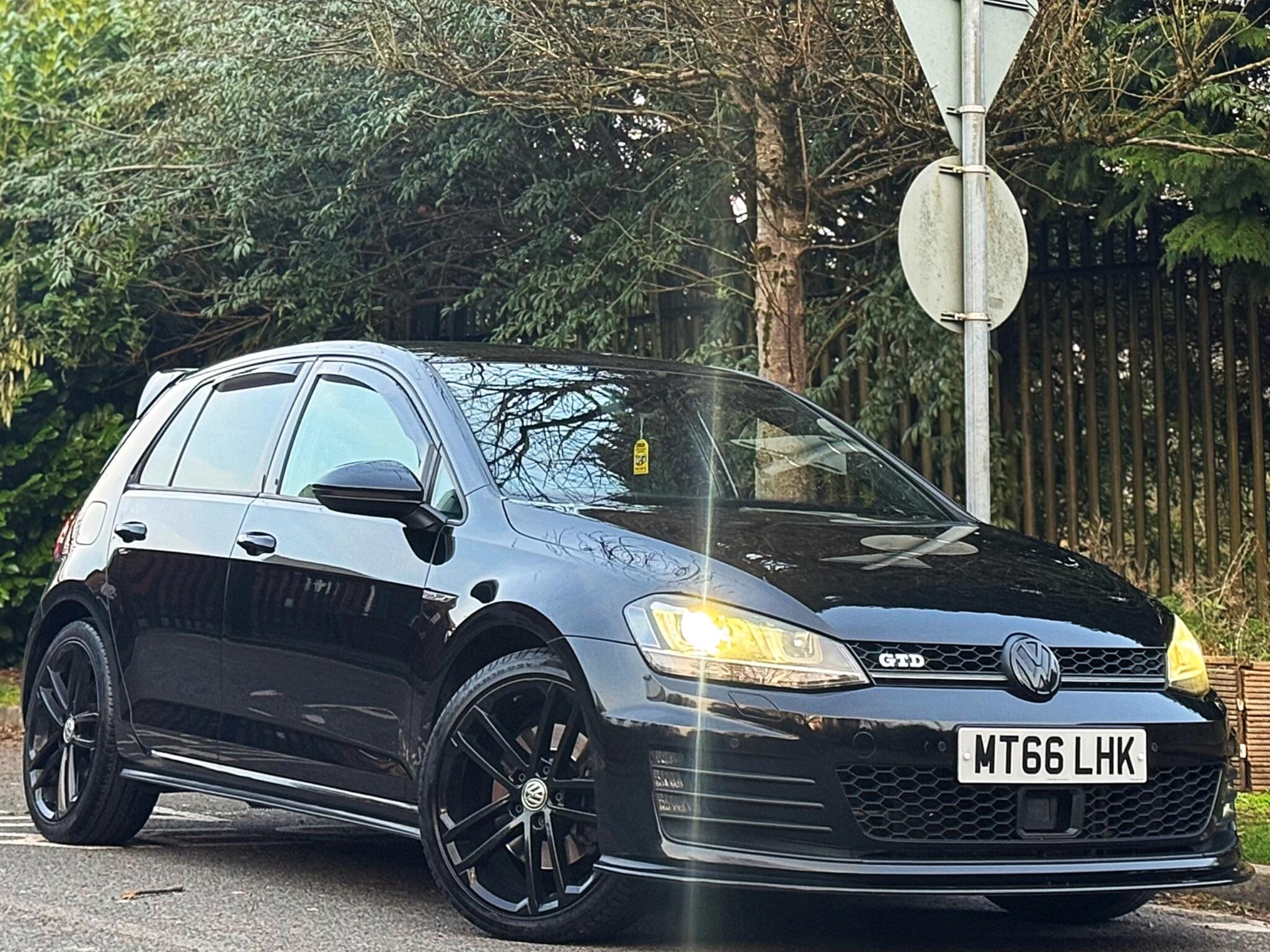 2016 Volkswagen Golf 2.0 TDI BlueMotion Tech GTD DSG Euro 6 (s/s) 5dr image 4