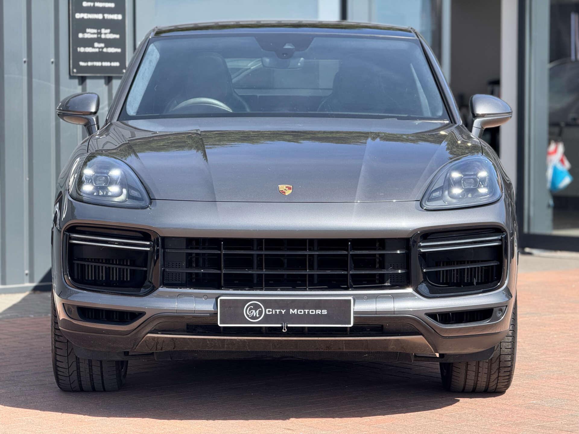 Porsche Cayenne view 11