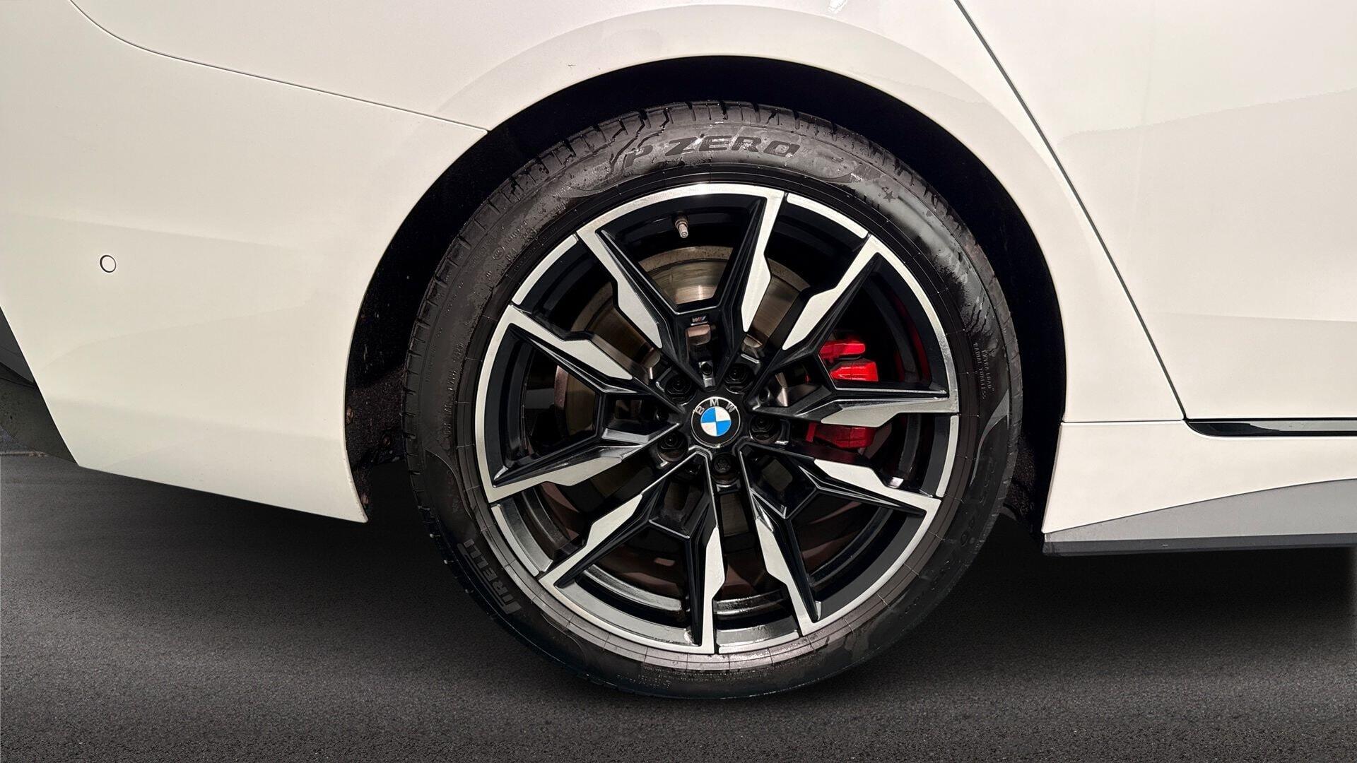 BMW 4 Series view 14