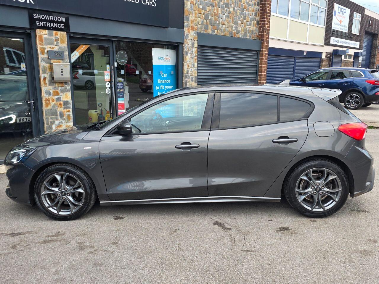 Ford Focus view 31