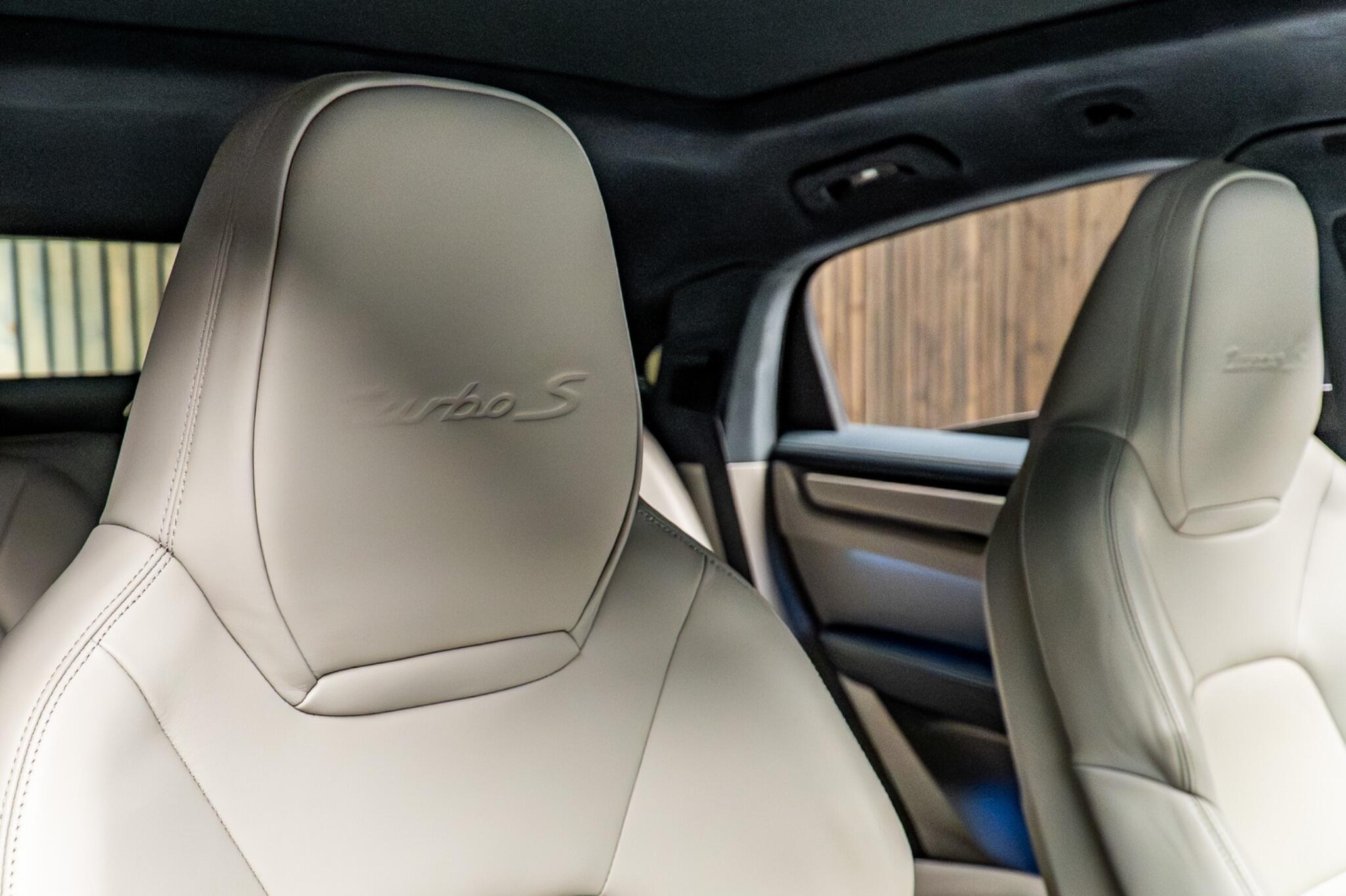 Porsche Cayenne view 37