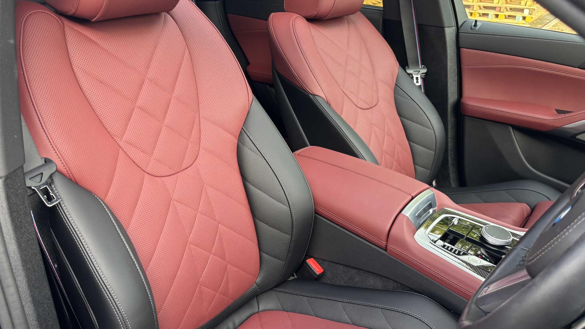 BMW X6 view 14