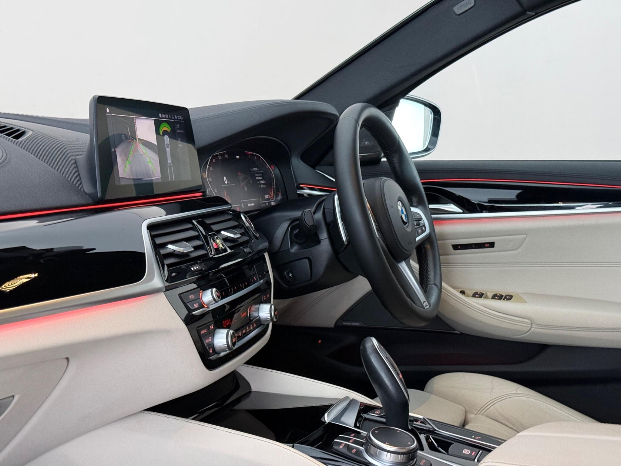 BMW 5 Series view 4