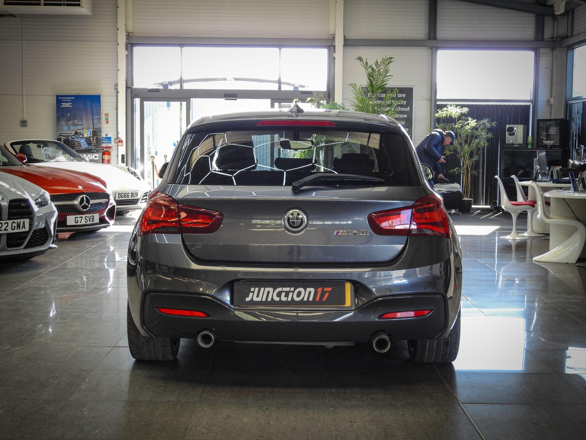 BMW 1 Series view 14