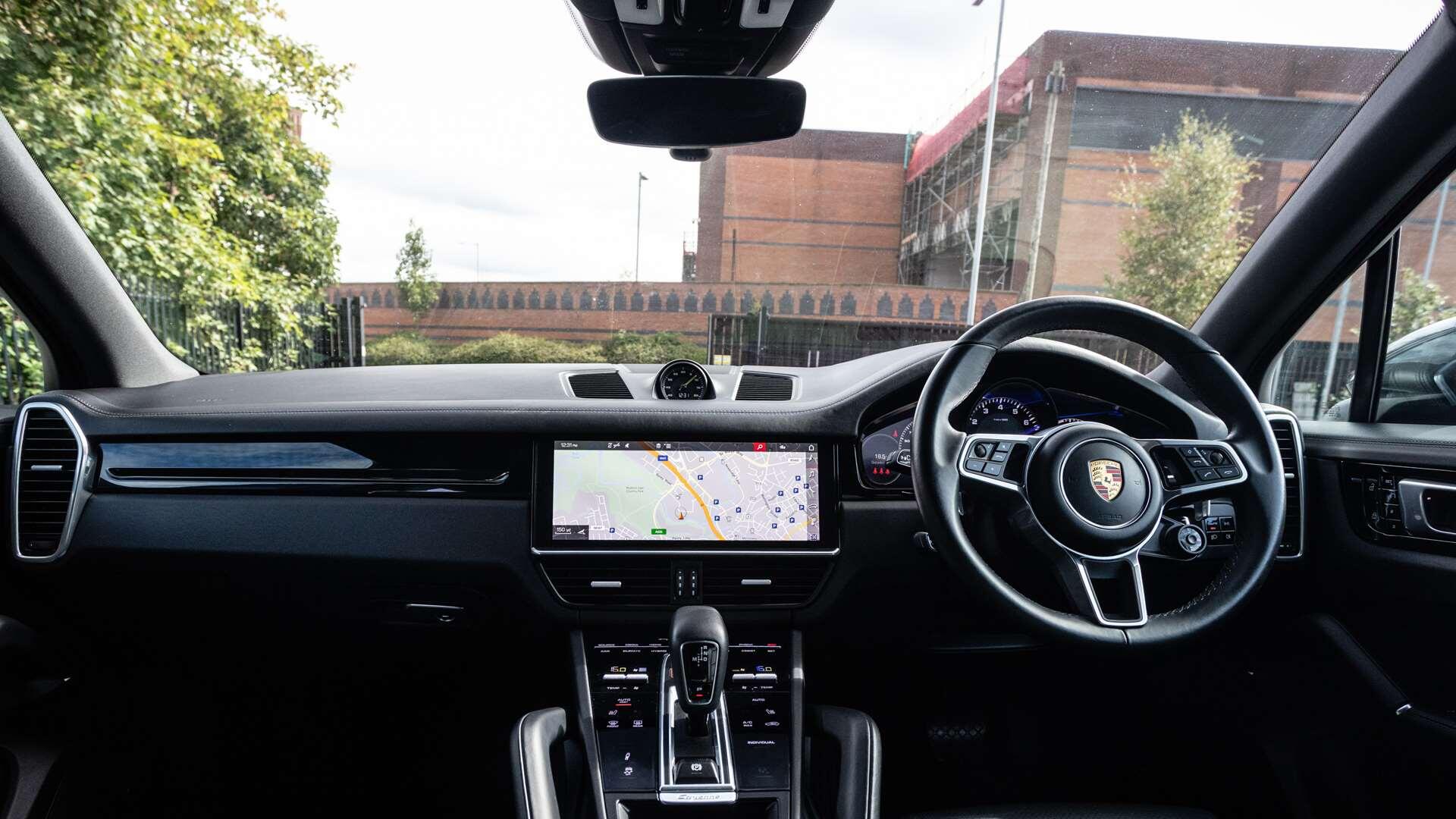 Porsche Cayenne view 11