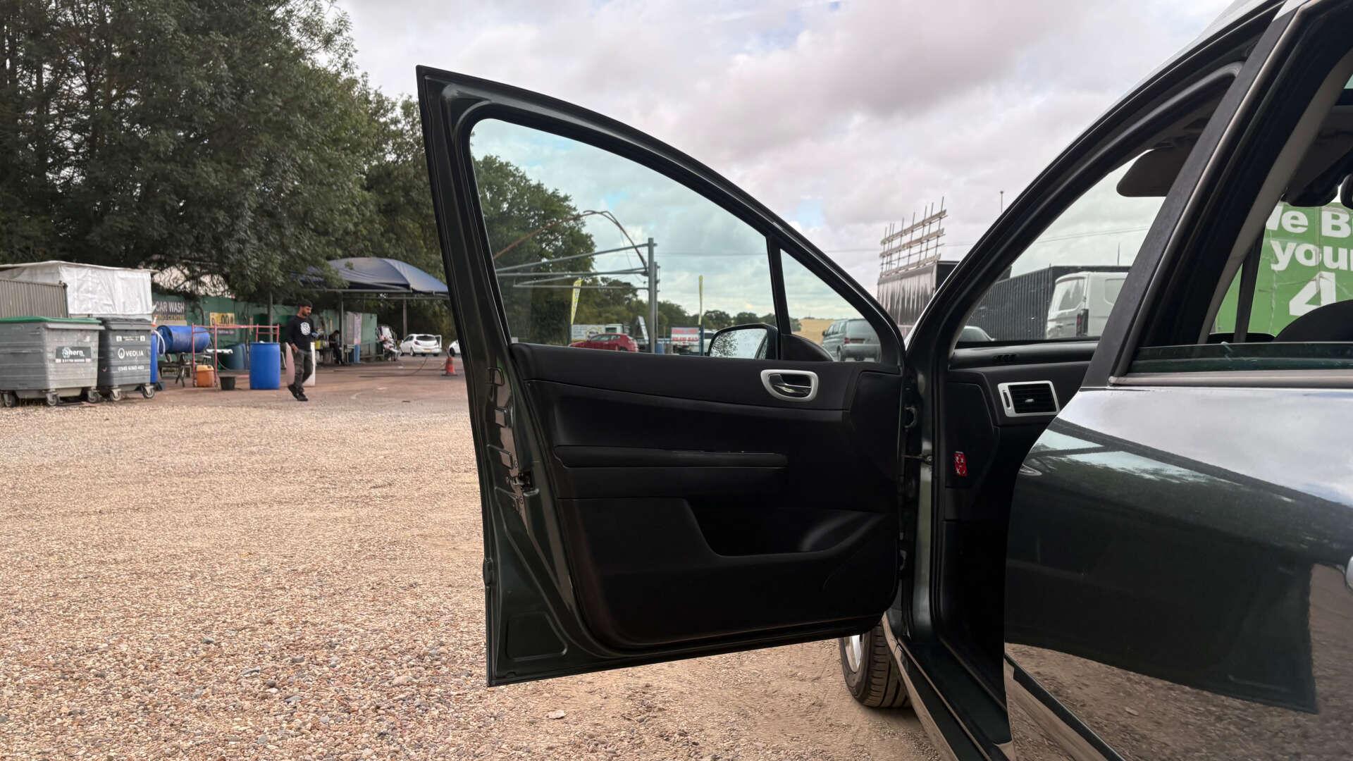 Peugeot 307 view 31
