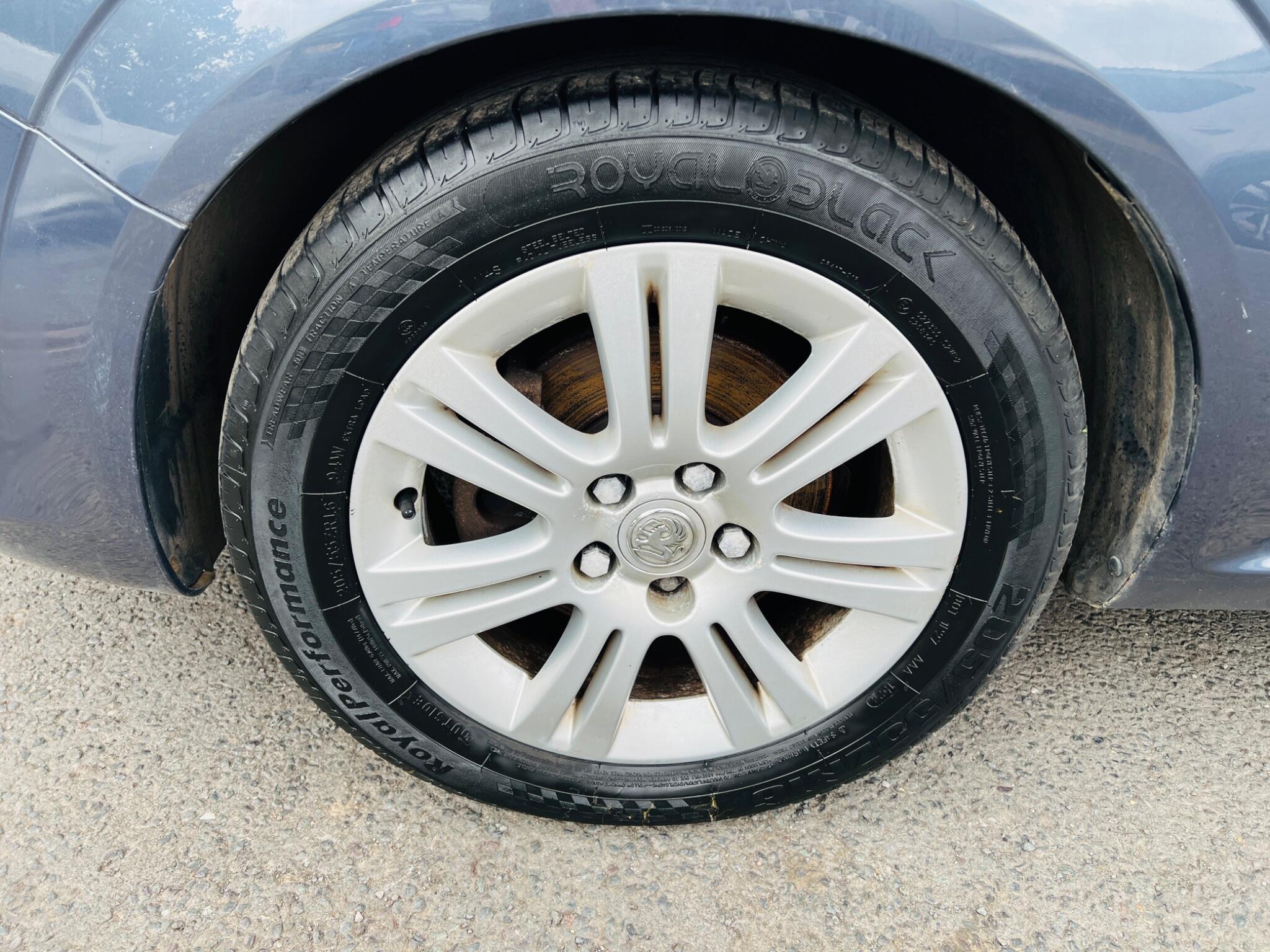2010 Vauxhall Zafira image 35