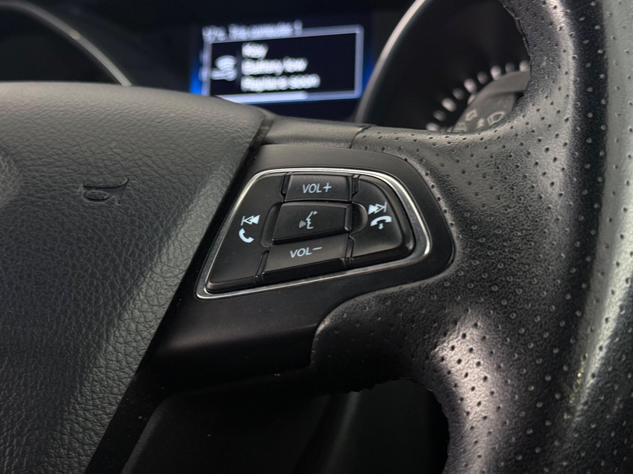 Ford Focus view 16
