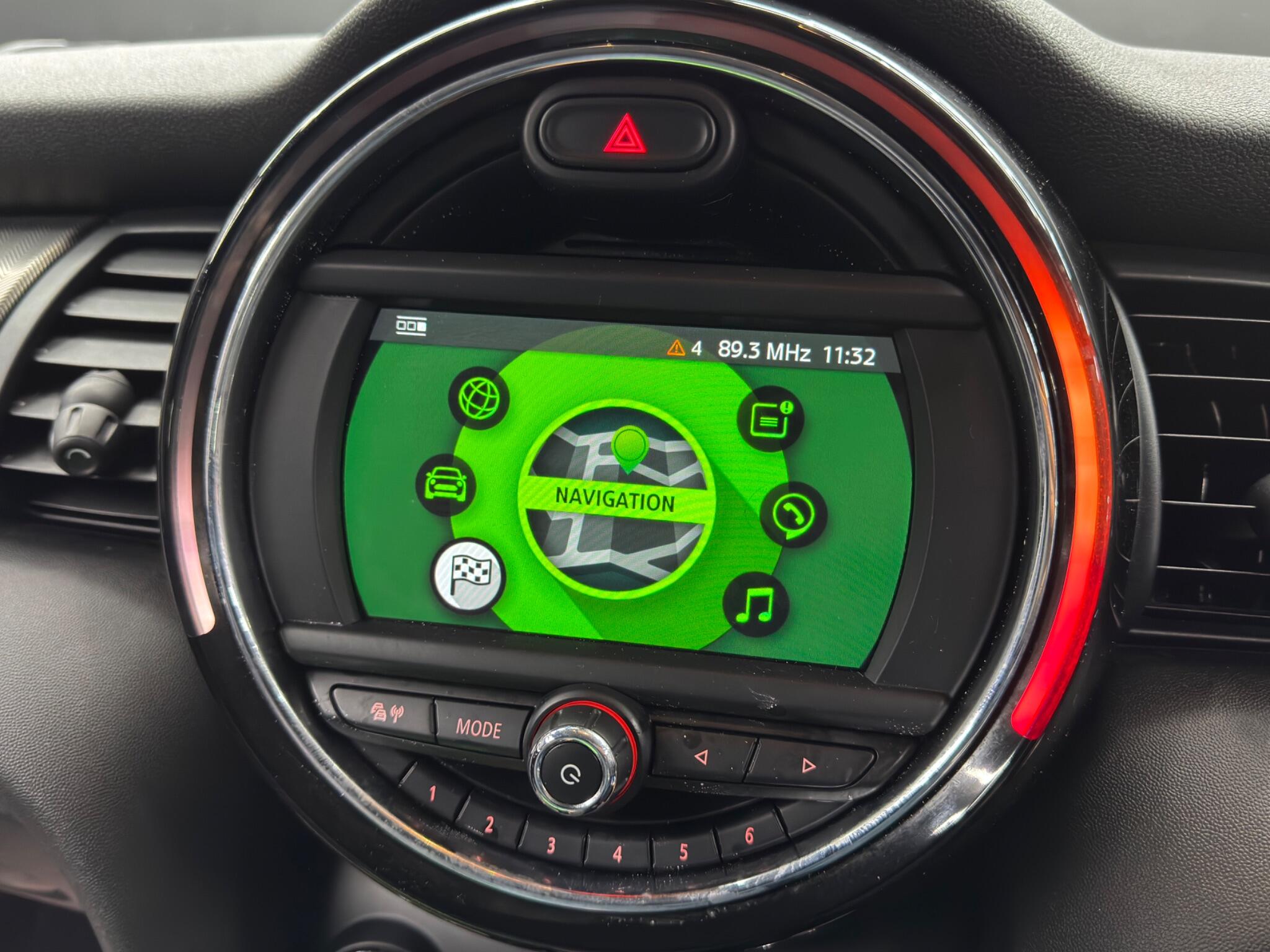MINI Hatch view 28