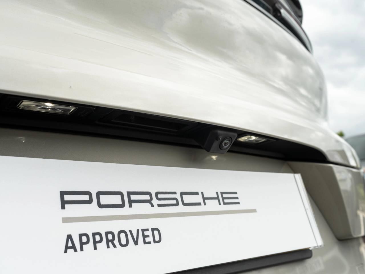 Porsche Cayenne view 12
