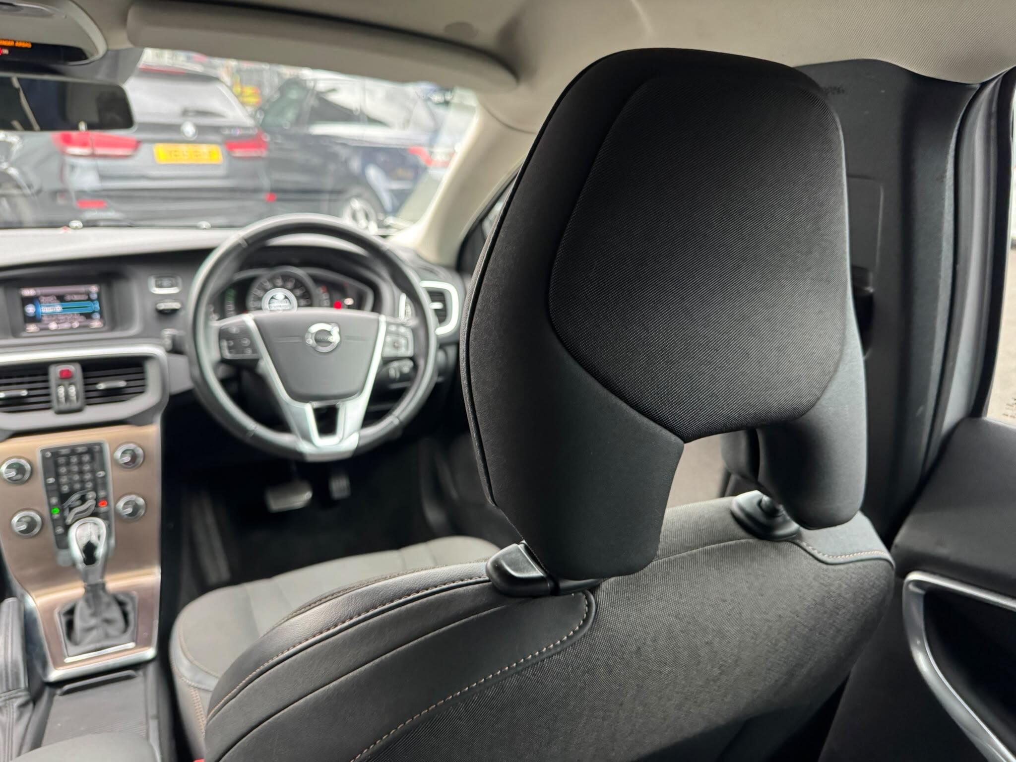 Volvo V40 Cross Country view 65