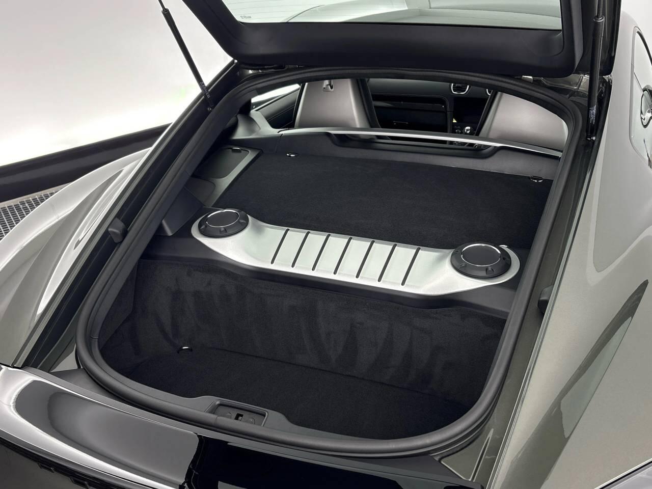 Porsche Cayman view 28