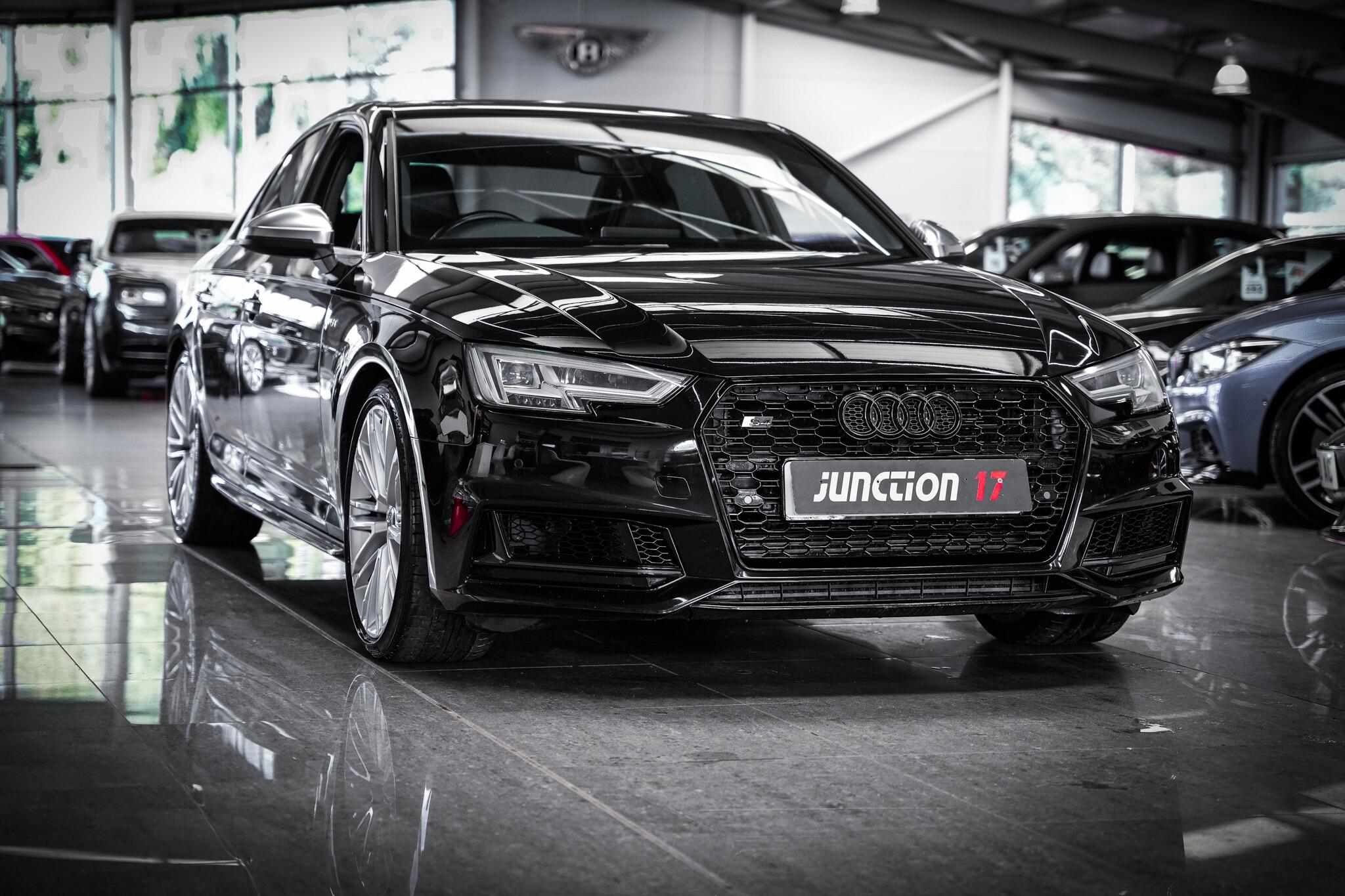 Audi S4 view 10