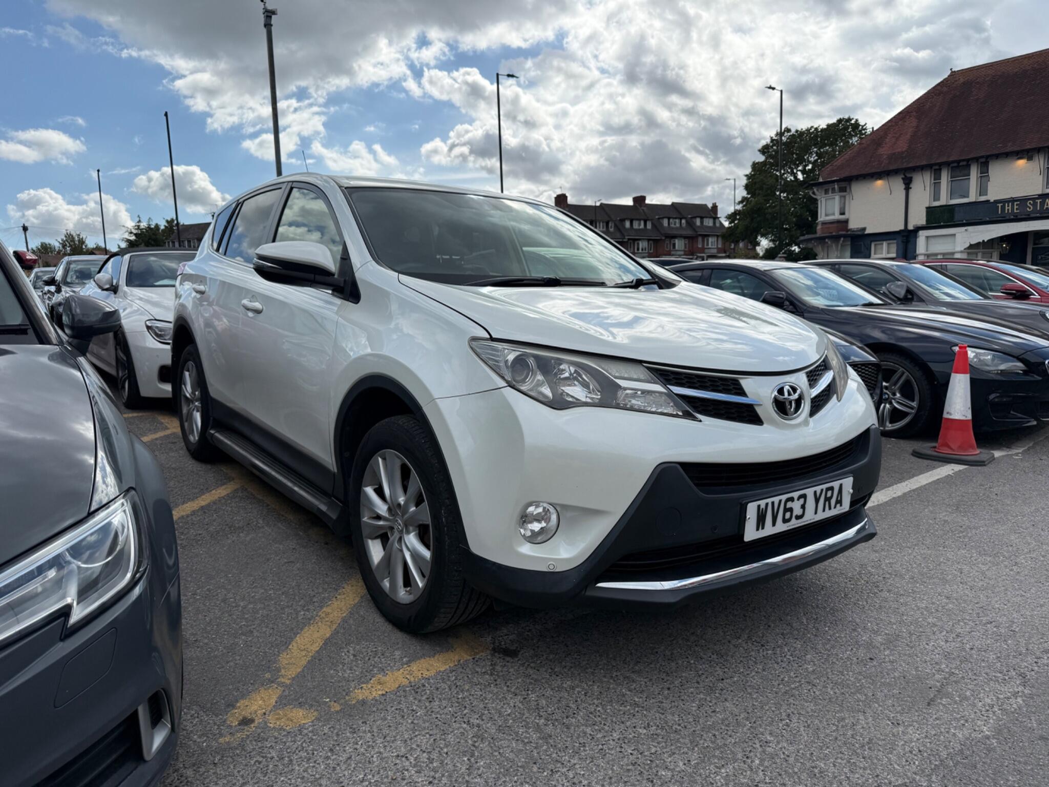 Toyota Rav4 view 5