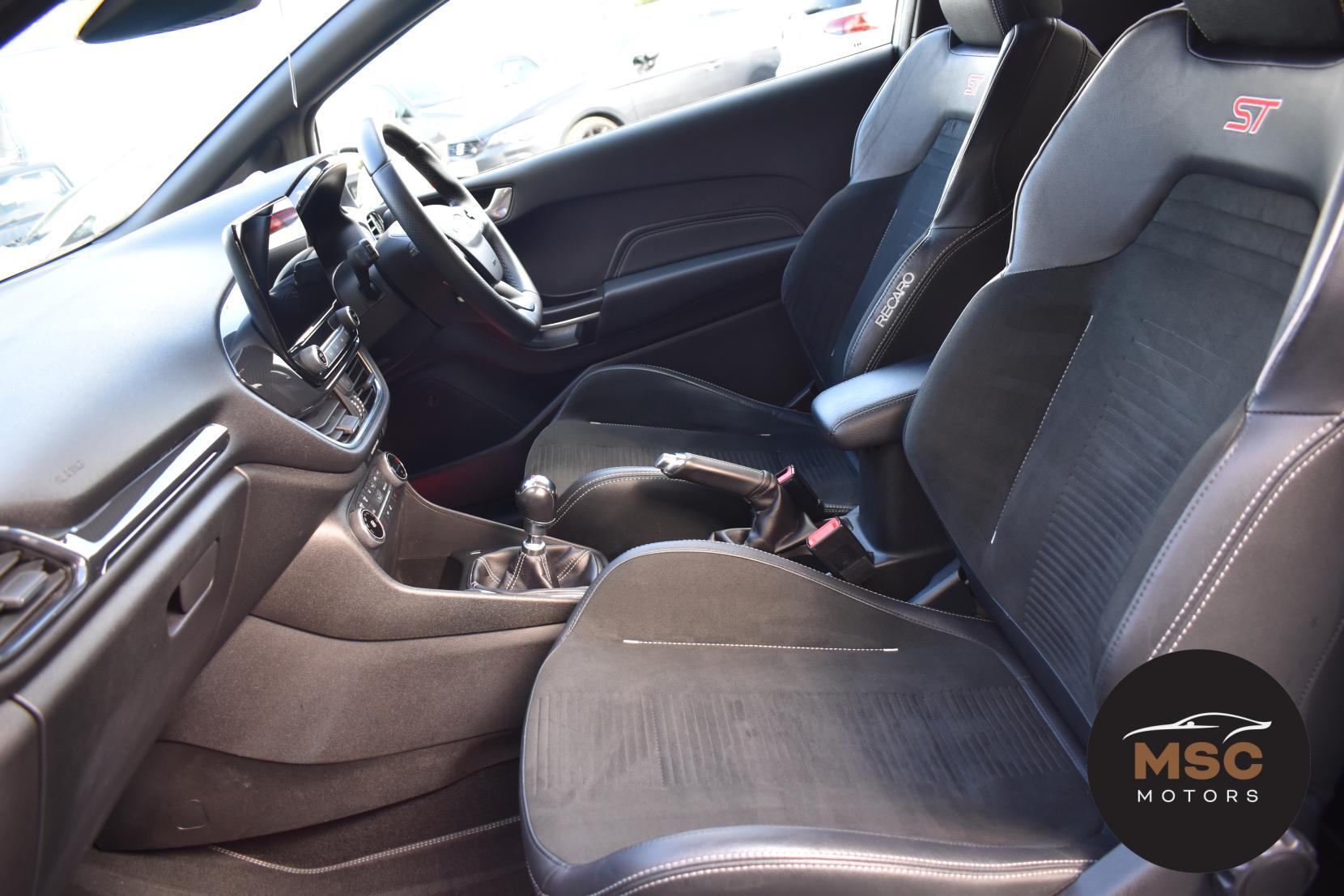 Ford Fiesta view 33