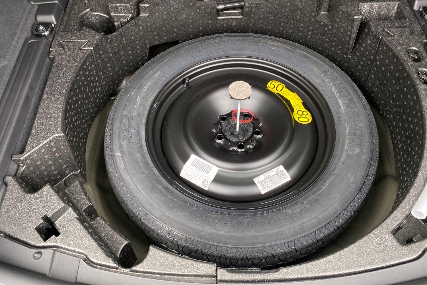 Land Rover Discovery Sport view 42