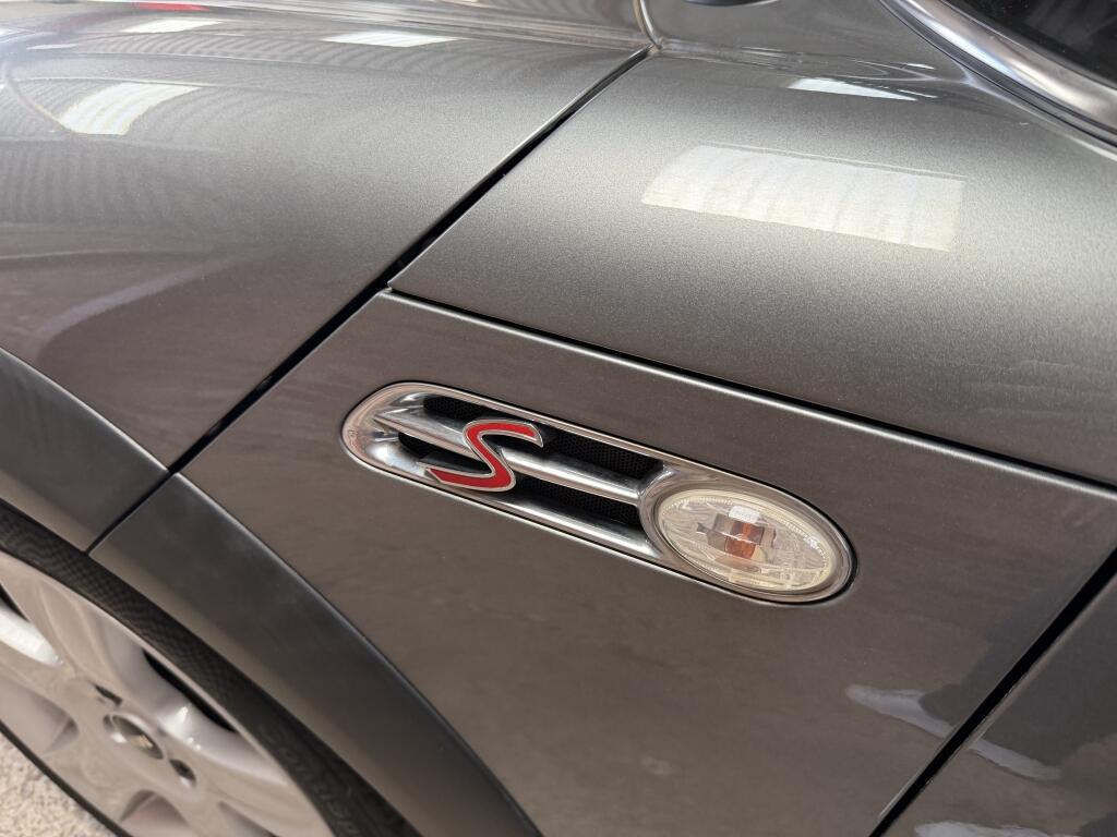 Mini Hatch view 15