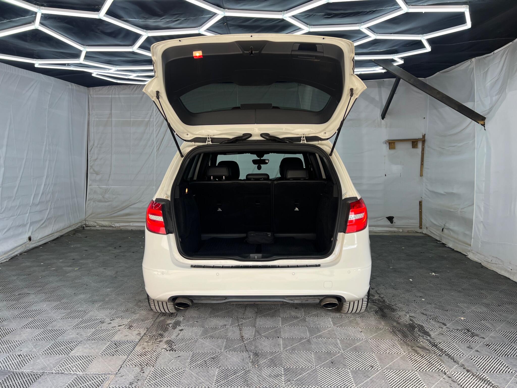 Mercedes-Benz B Class view 47