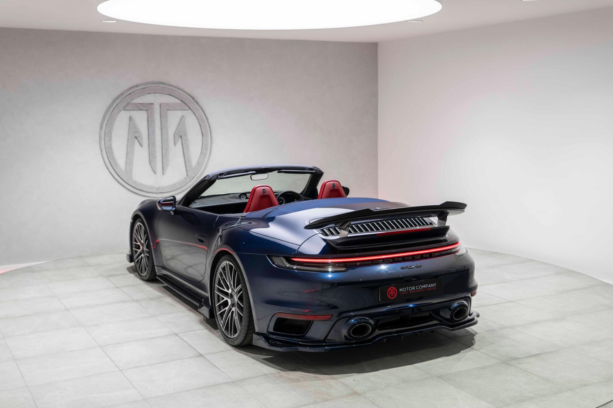 Porsche 911 view 17